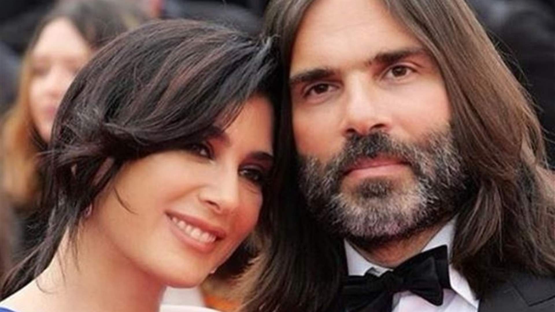 المخرجة نادين لبكي تنضم مع زوجها الى المتظاهرين الرافضين فتح الطريق عند جسر الرينغ (صورة)
