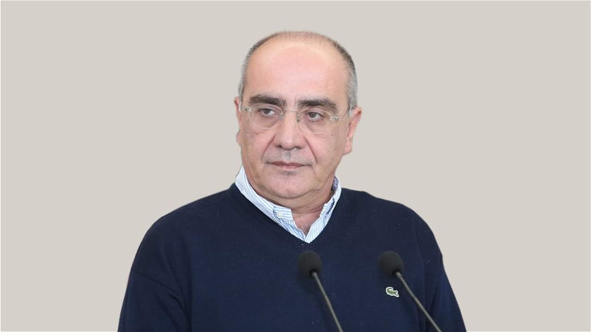صورة لباسيل مع والدته ينشرها فارس سعيد عبر تويتر... ماذا غرّد؟