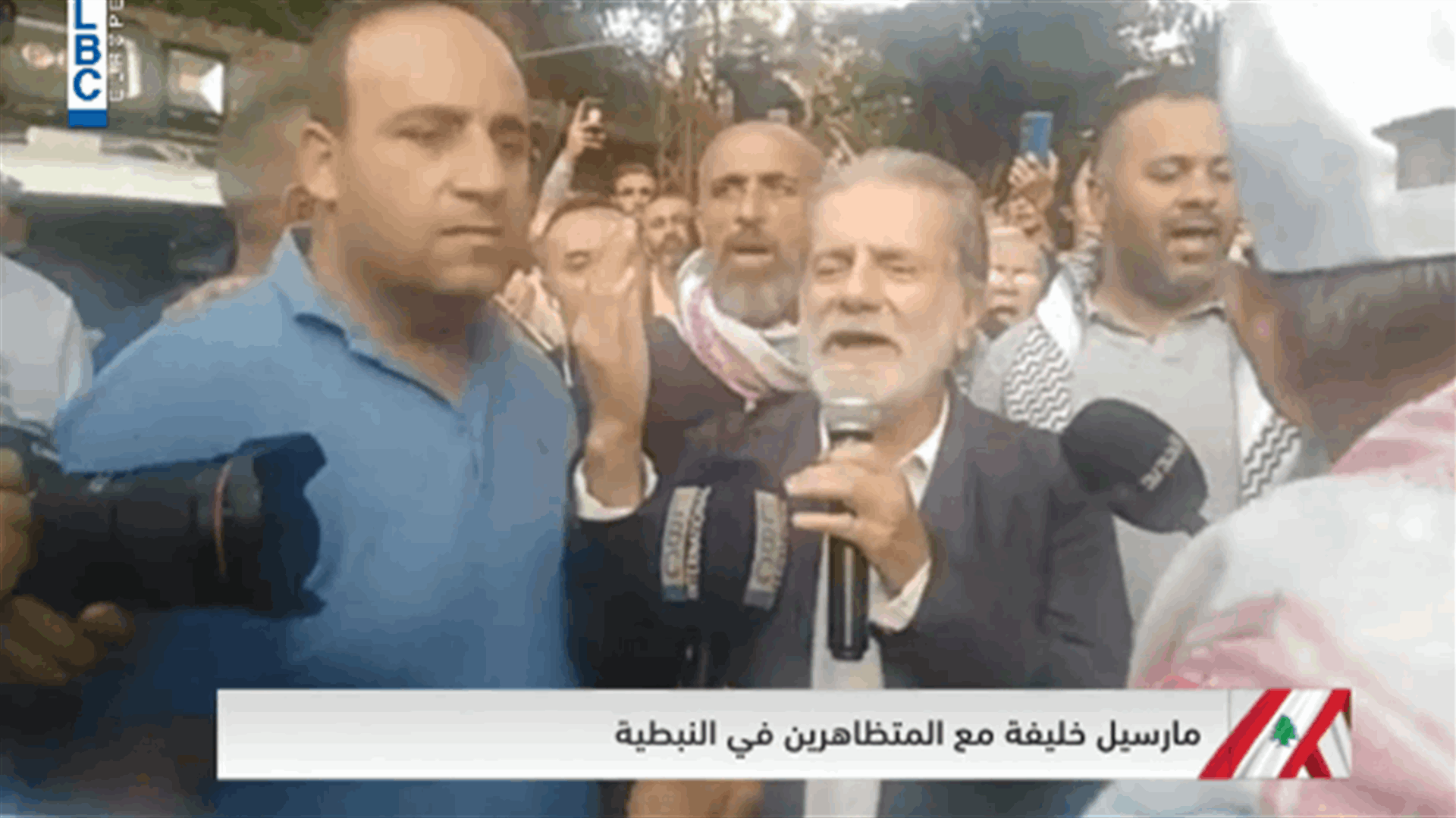 Renowned singer and songwriter Marcel Khalife joins Nabatieh protesters-[VIDEO]