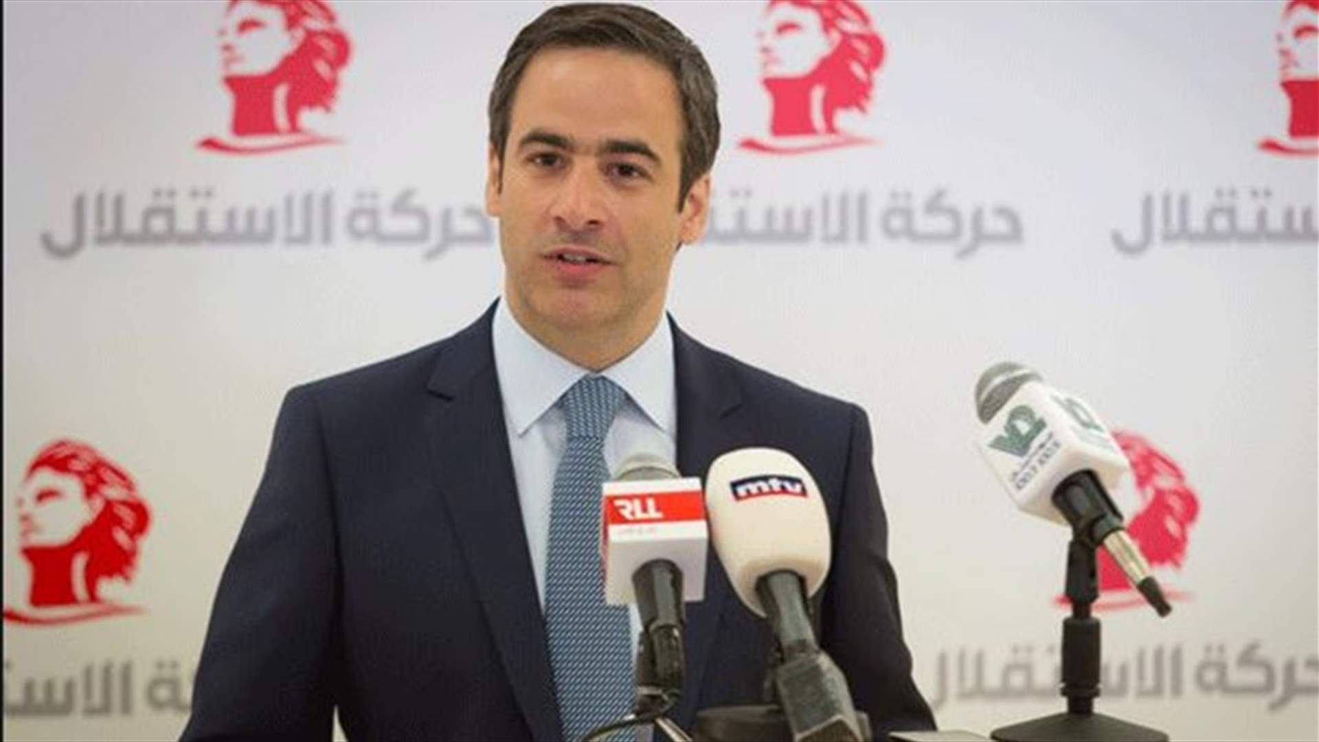 معوض: "السلسلة البشرية بتكبر القلب"