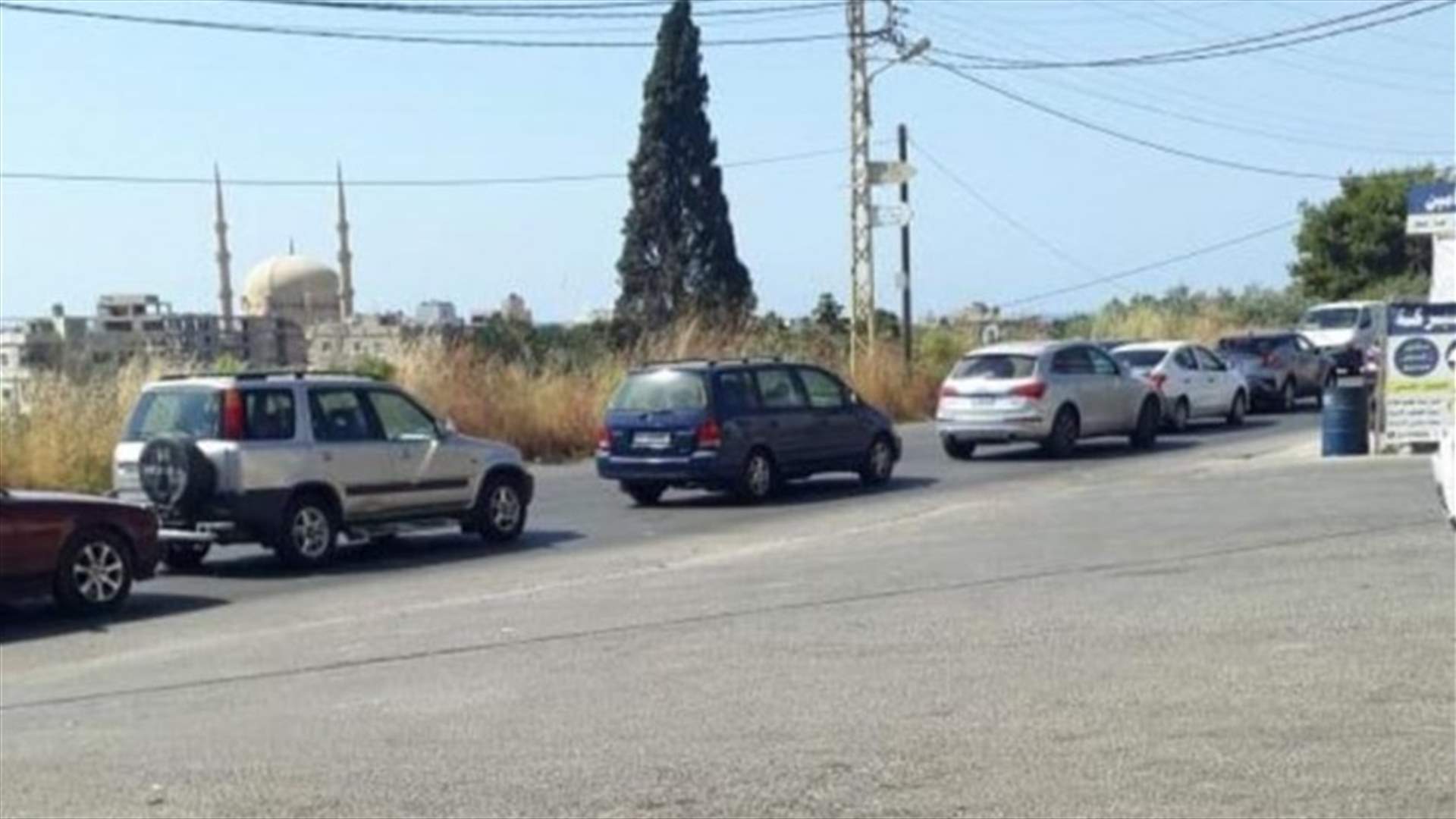 تدافع بين القوى الأمنية والمتظاهرين عند طريق الاولي صيدا