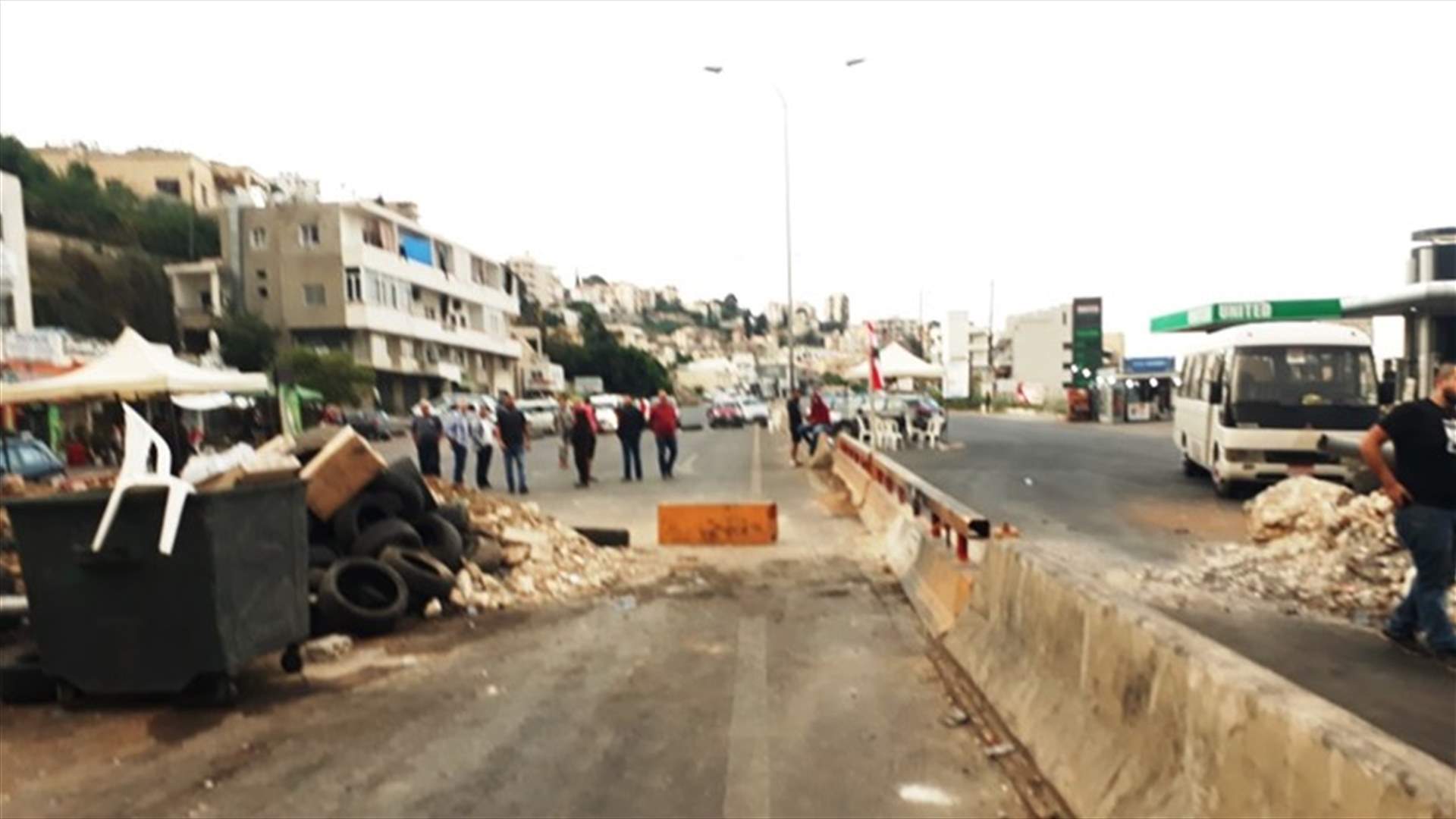 جرافة تابعة للجيش حاولت فتح أوتوستراد العقيبة... اليكم التفاصيل