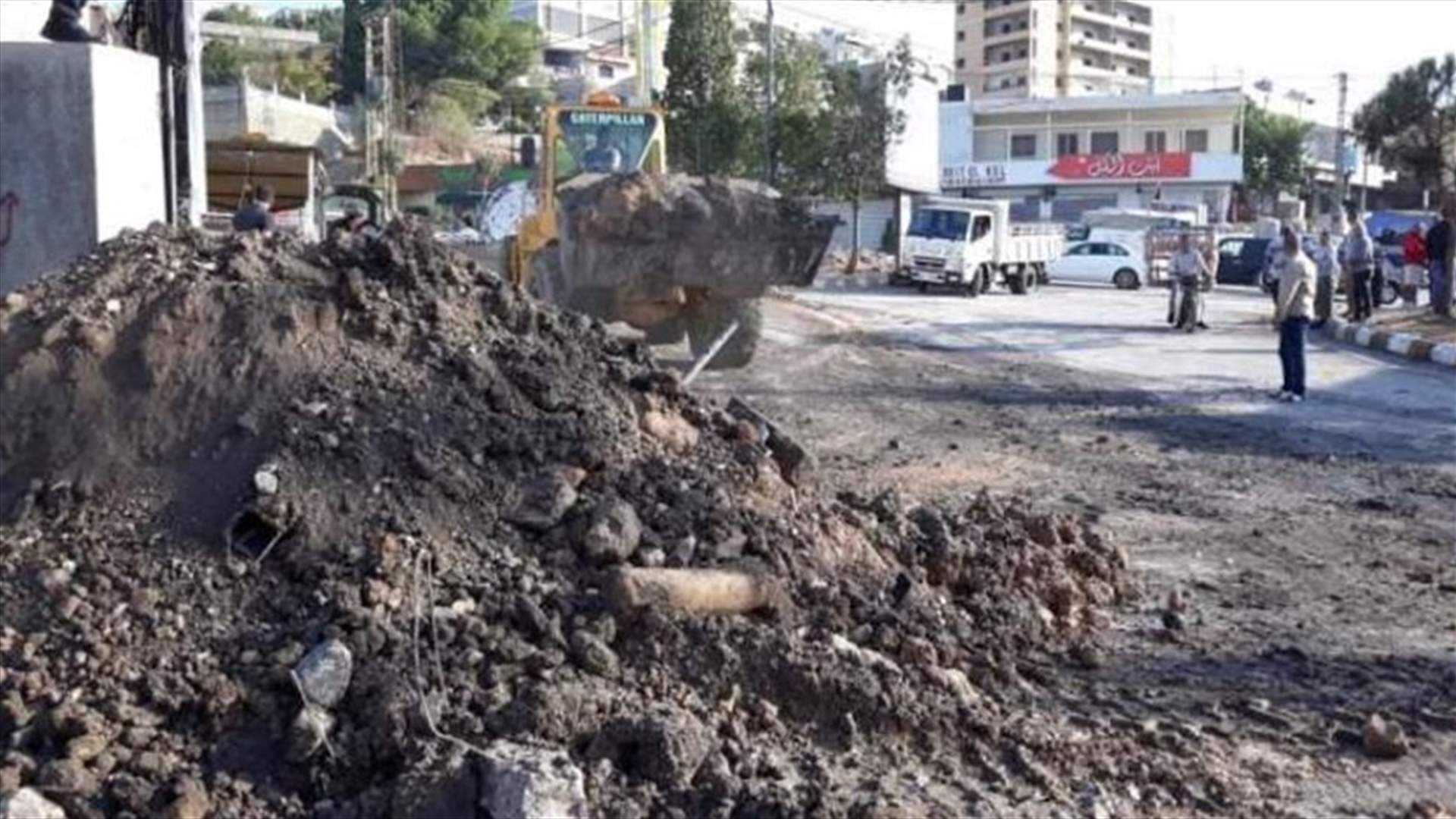 الجيش بدأ فتح دوار كفررمان