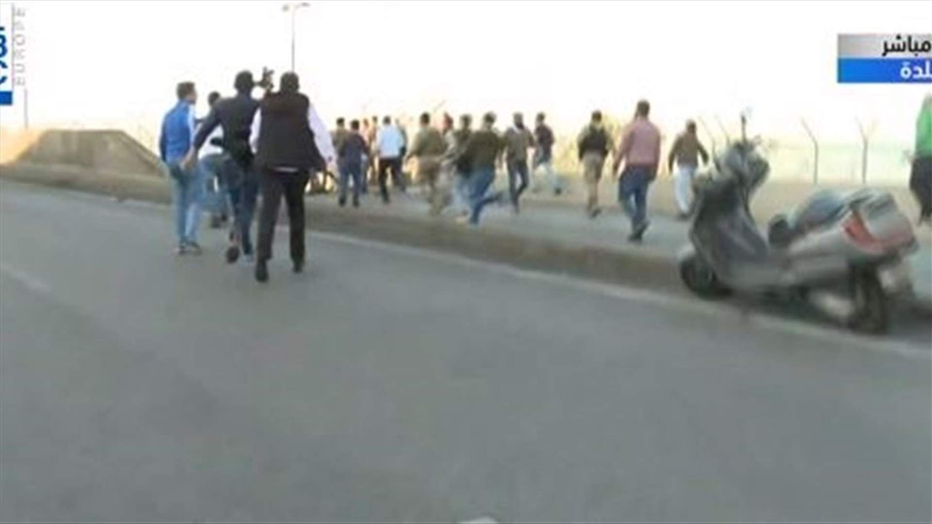Dispute breaks out between protesters and commuters in Khaldeh-[VIDEO]