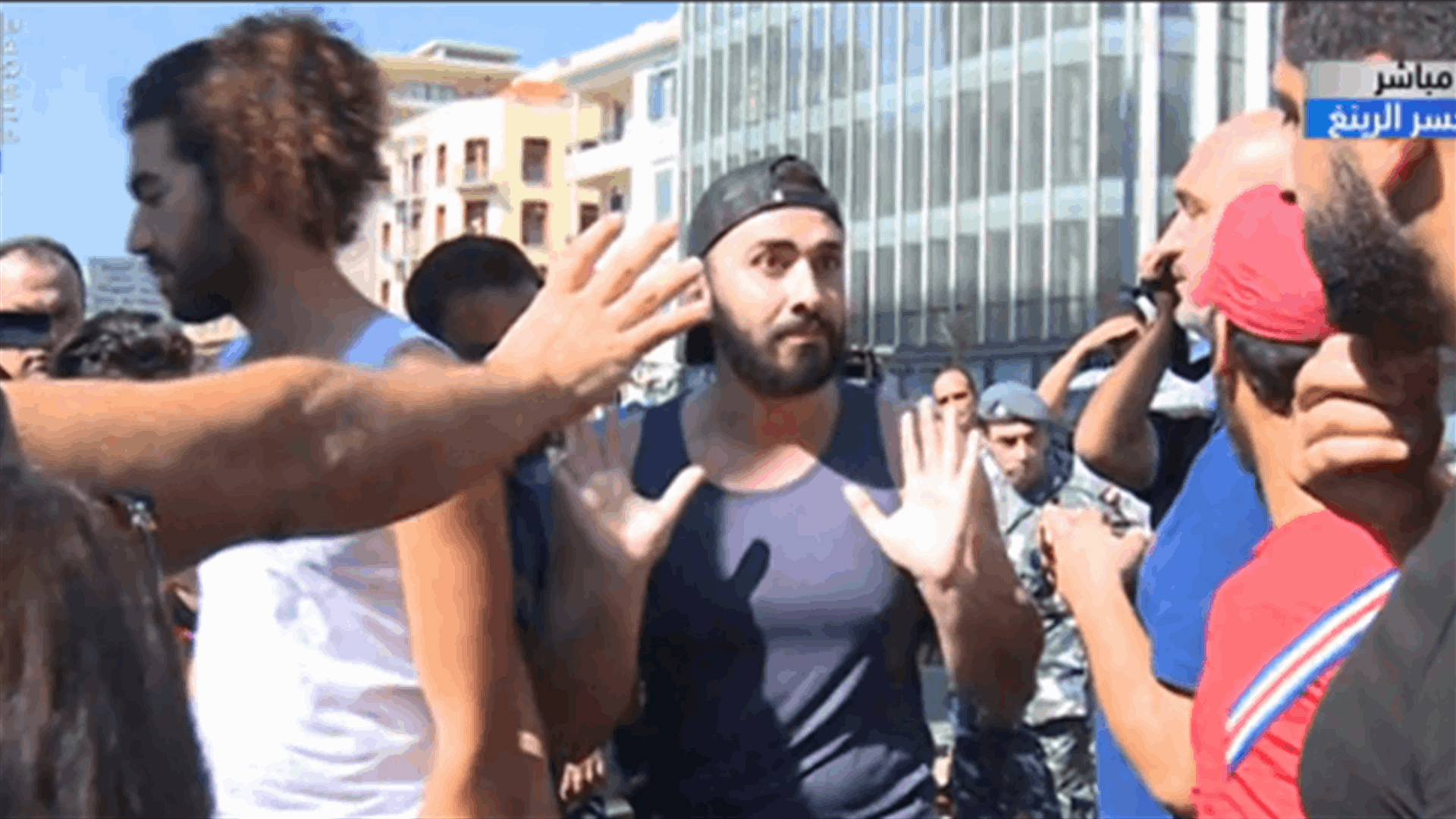 يوم فتح الطرقات في مختلف المناطق...لكن النقاش عند جسر الرينغ كان مختلفا (فيديو)