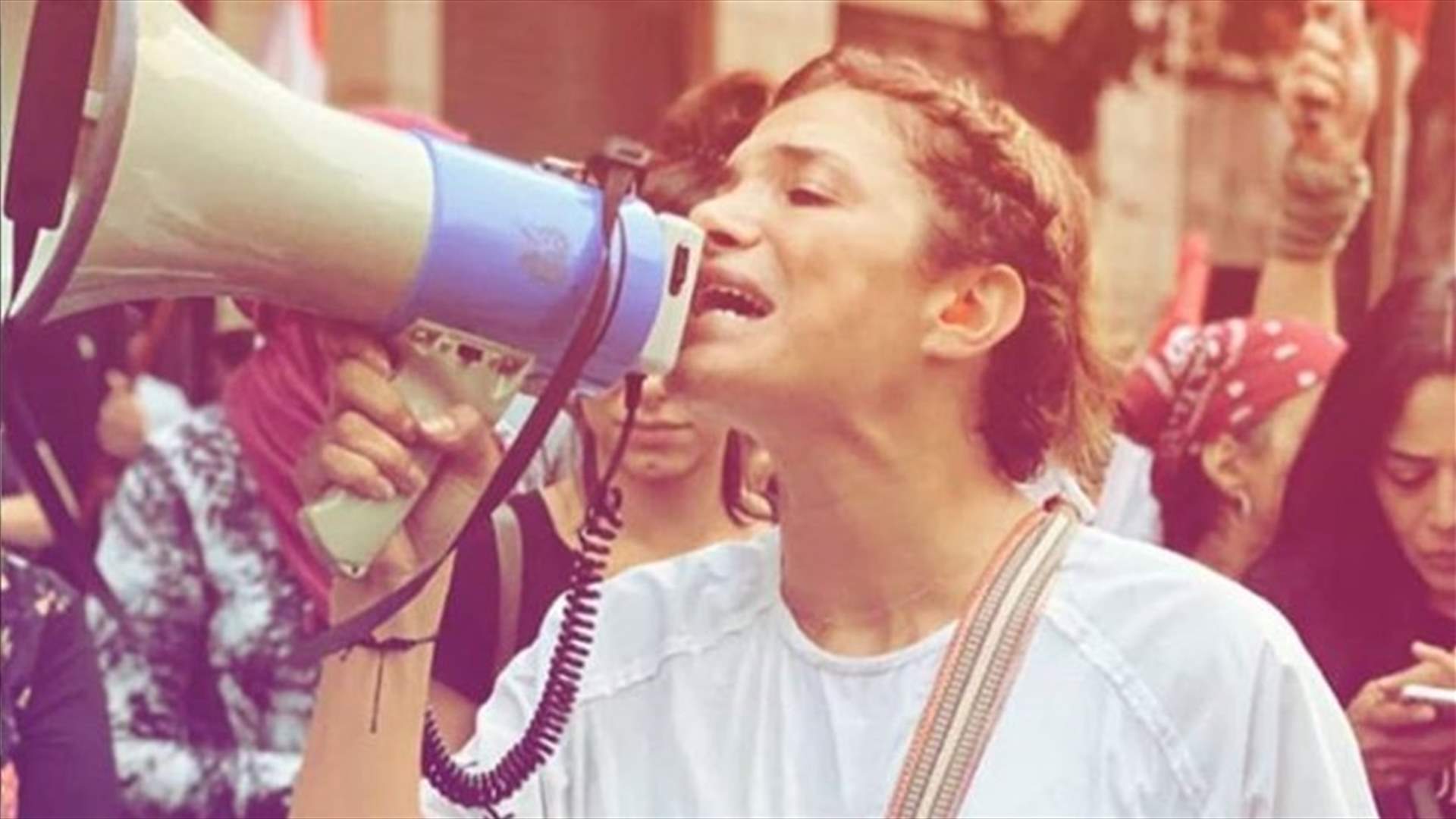 ندى أبو فرحات تردّ على إتهامها بـ "التحريض لصالح جهات متآمرة ورخيصة"