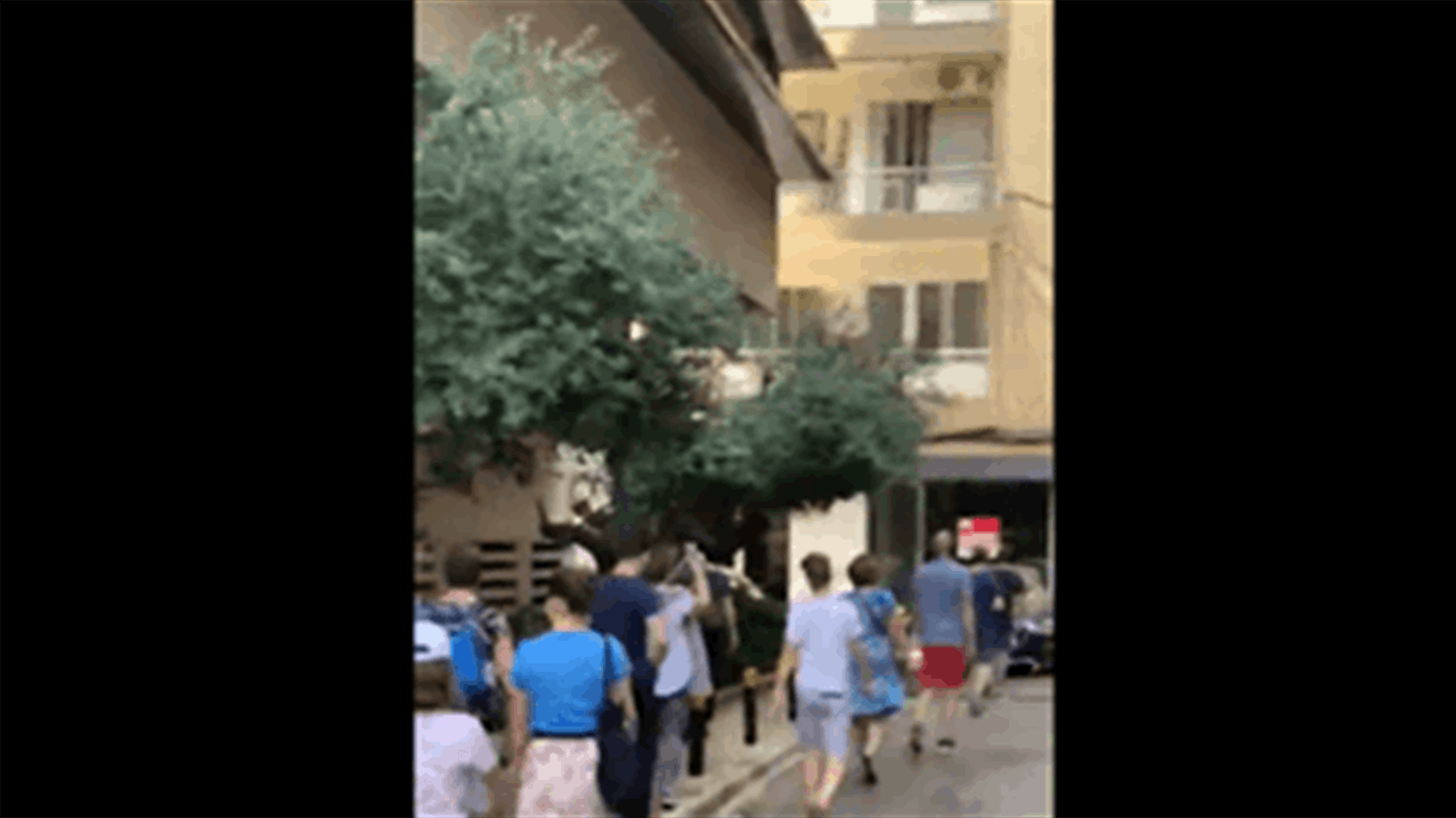 Despite protests, French tourists explore Achrafieh and Gemmayzeh streets-[VIDEO]