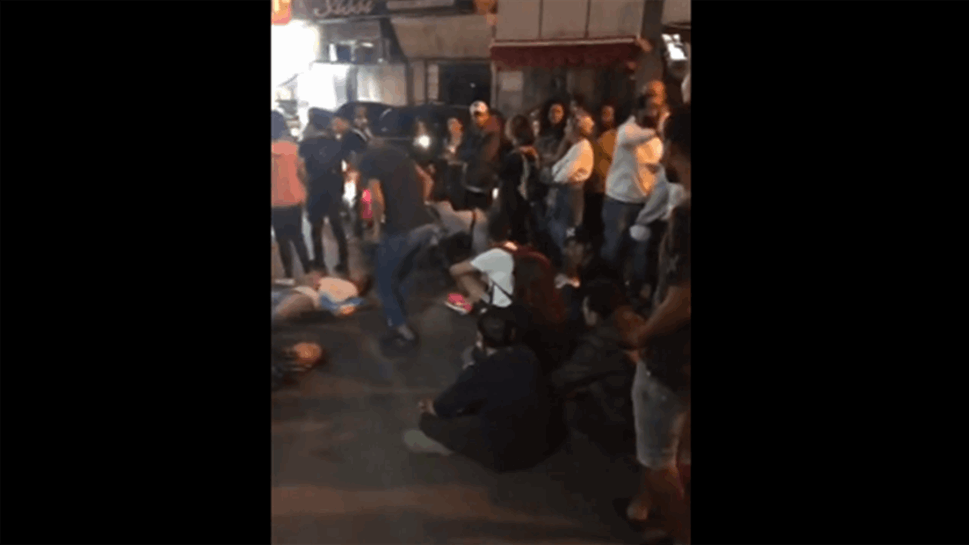 المتظاهرون امام ثكنة الحلو يرفضون المغادرة قبل اطلاق احد الموقوفين (فيديو)