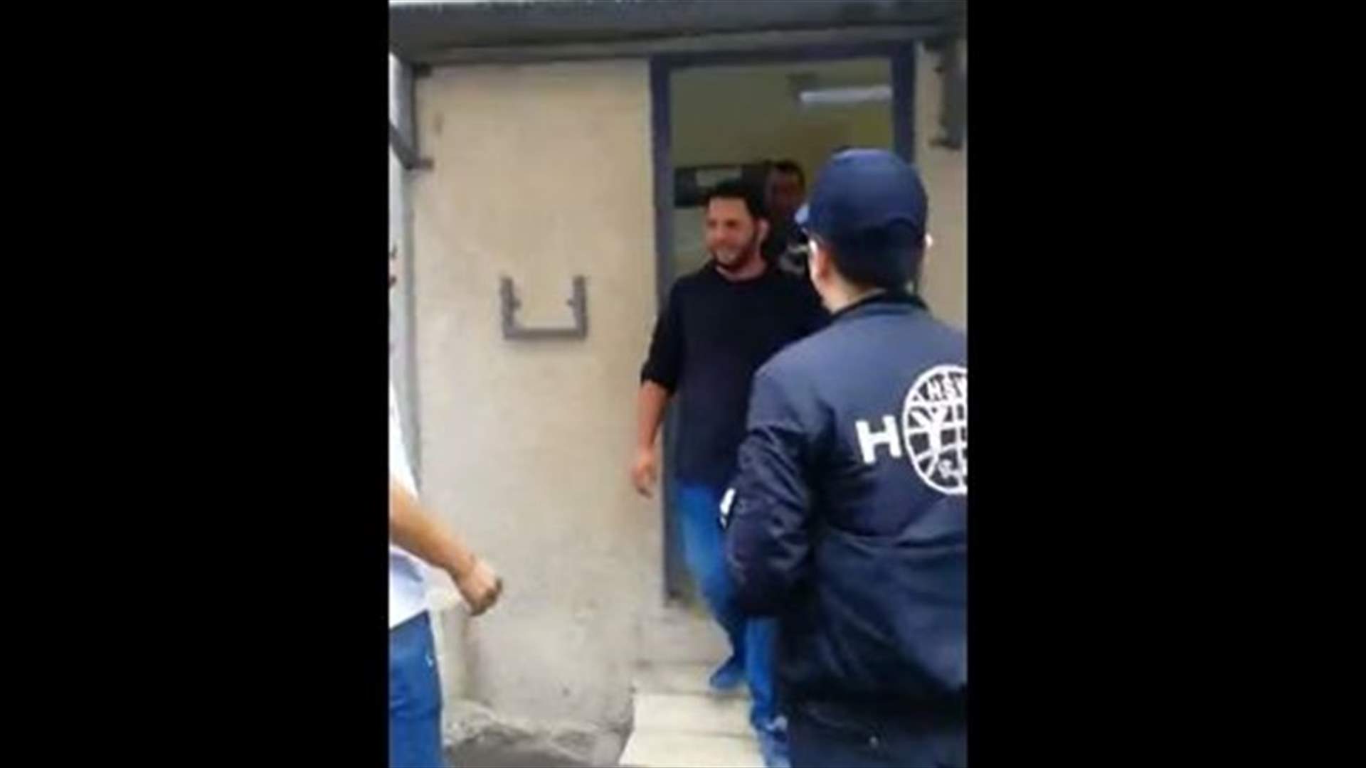 إخلاء سبيل سليم غضبان الذي اعتُقل أمس مع الشباب الذين اقتحموا مبنى جمعية المصارف (فيديو)
