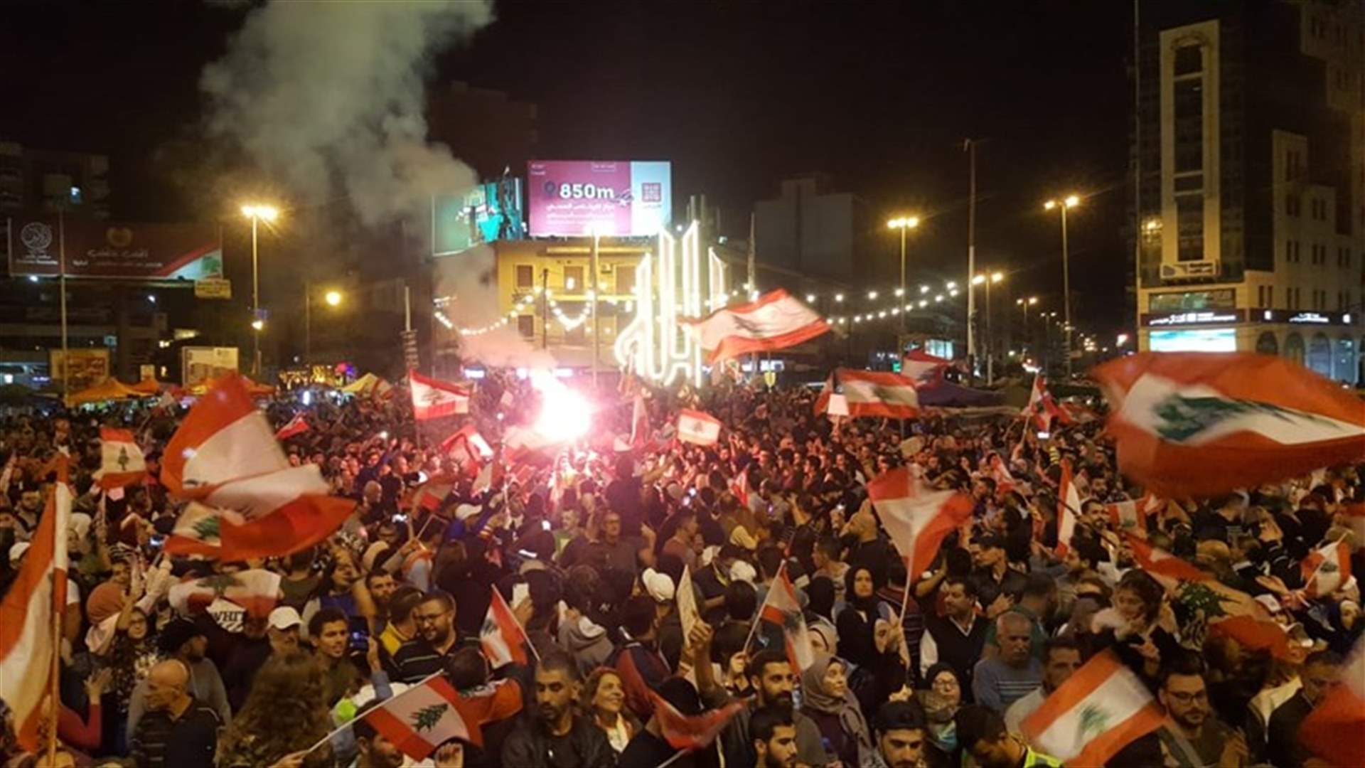 مواكب من مناطق مختلفة تشارك في تظاهرة ساحة النور في طرابلس