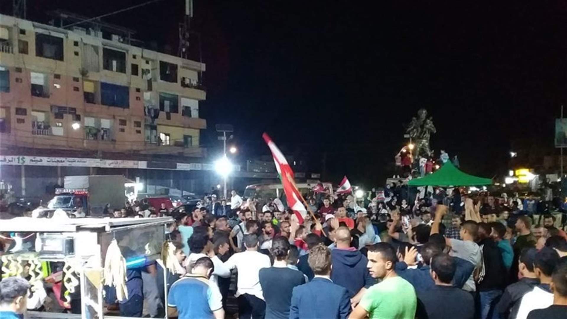 Akkar residents gather in Halba and al-Abdeh squares