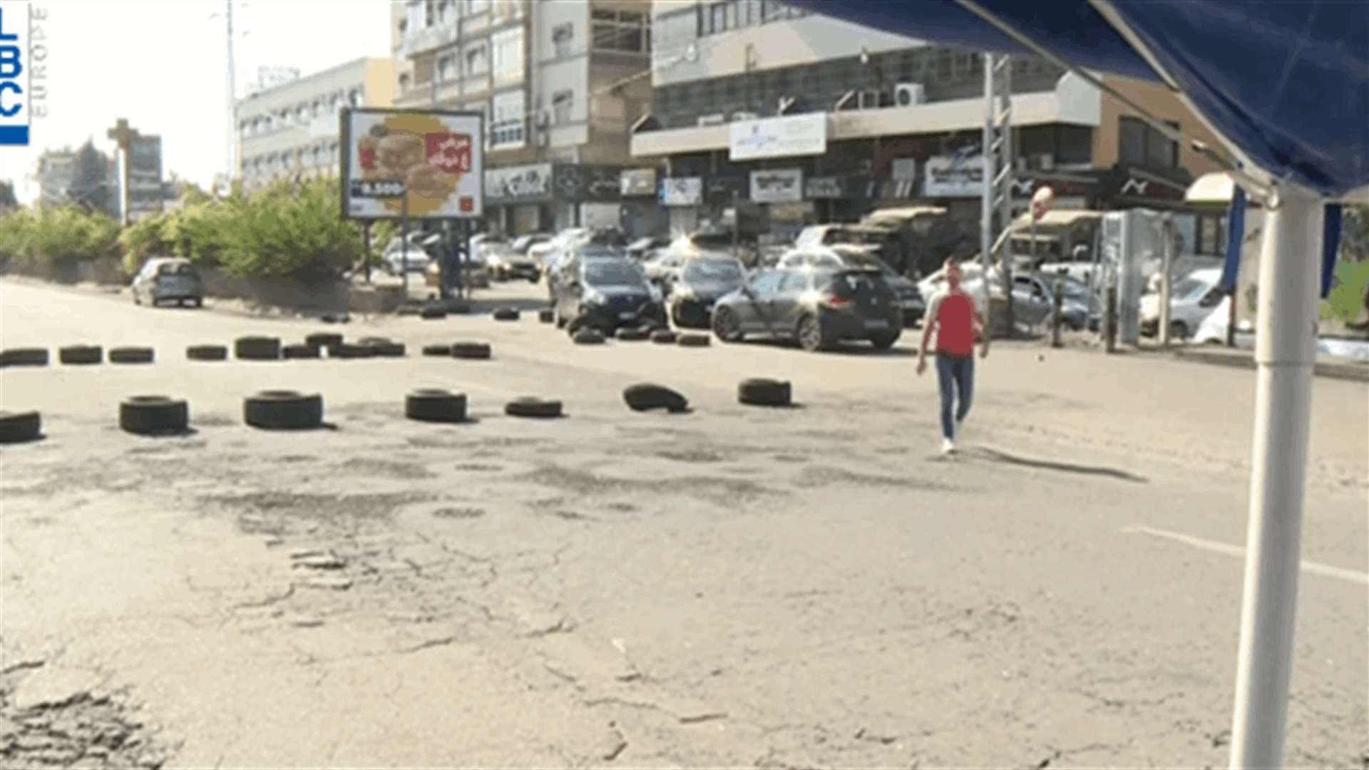 اوتوستراد جبيل لا يزال مقفلا...ماذا يقول المتظاهرون للـLBCI ؟ (فيديو)