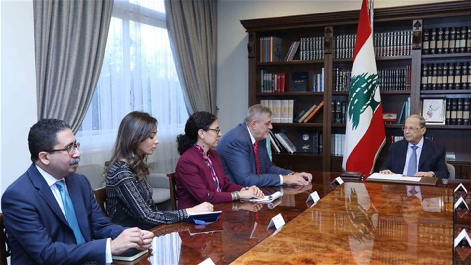 الرئيس عون: لا بد من الحوار مع المتظاهرين
