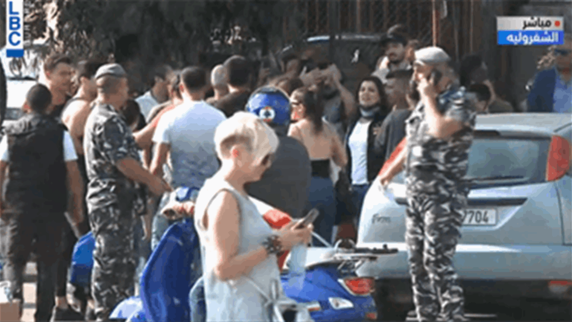 Dispute breaks out between protesters and a TV channel crew-[VIDEO]