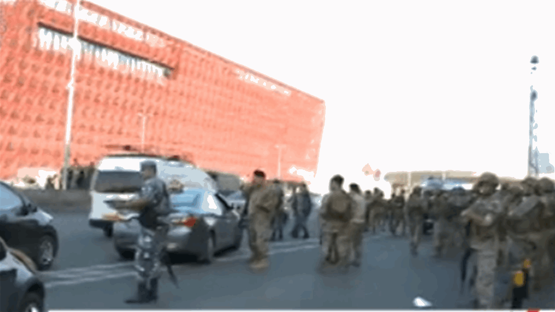 Army reopens Jal el-Dib highway in both directions, arrests individuals (Video)