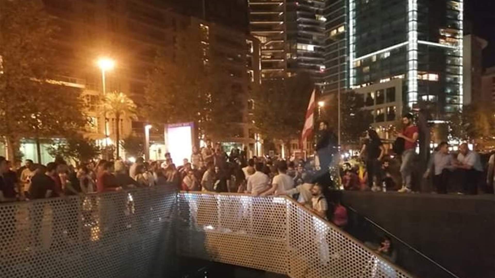 القوى الأمنية فتحت البوابات أمام المحتجين للدخول إلى الزيتونة باي