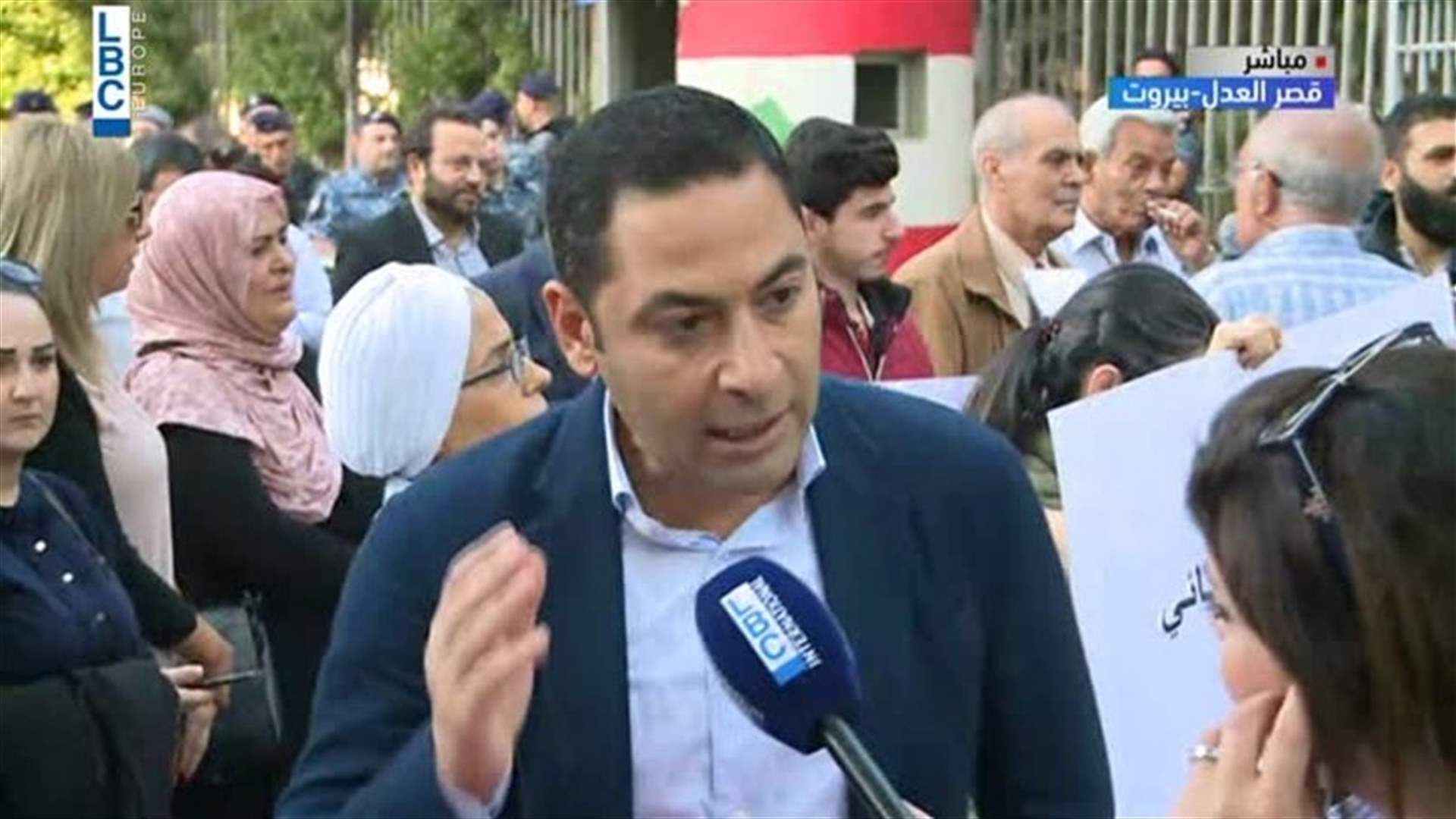 Protesters stage sit-in outside Beirut Justice Palace-[VIDEO]