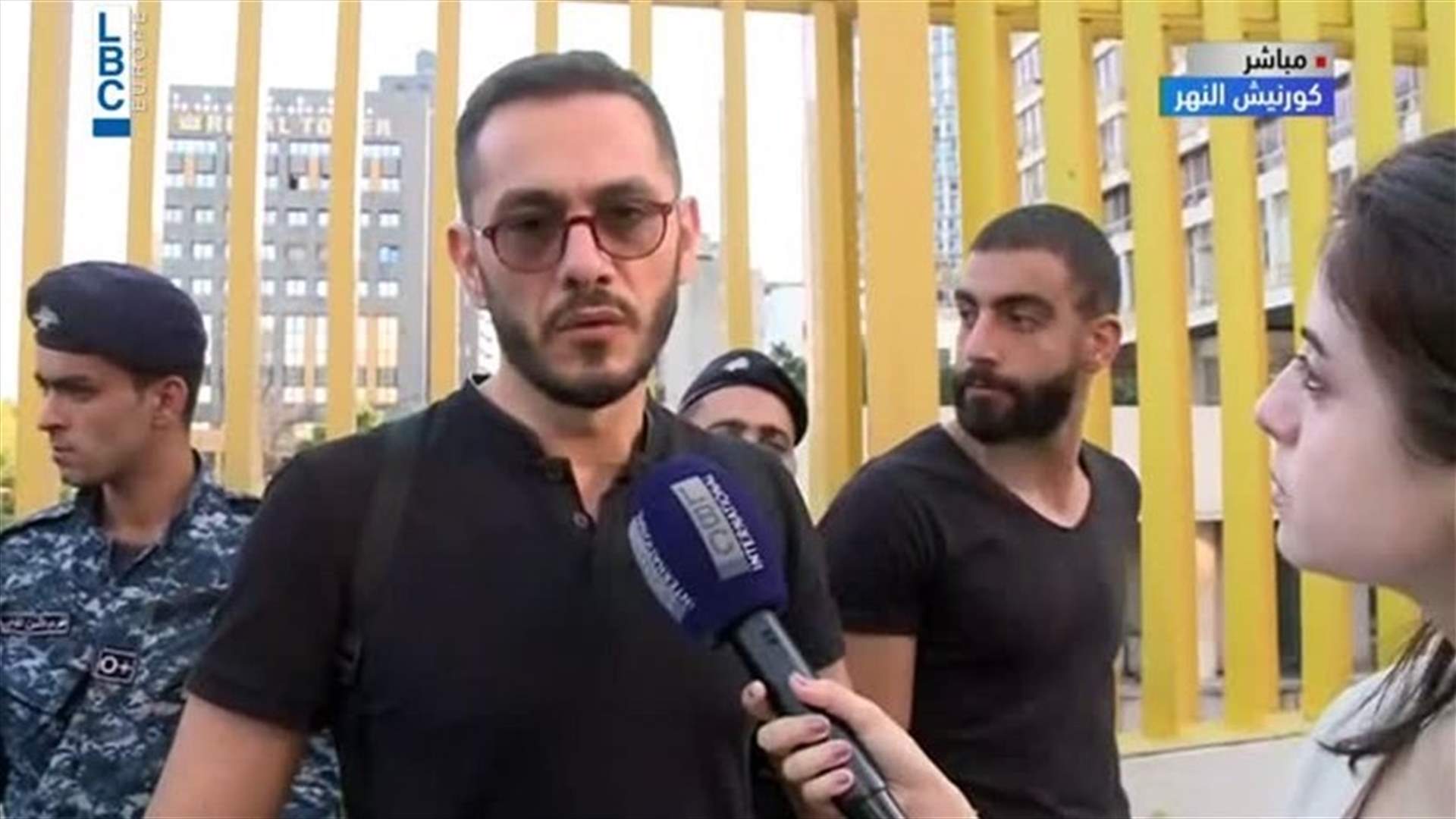 Protesters gather outside Electricit&eacute; Du Liban, close all entrances (Video)