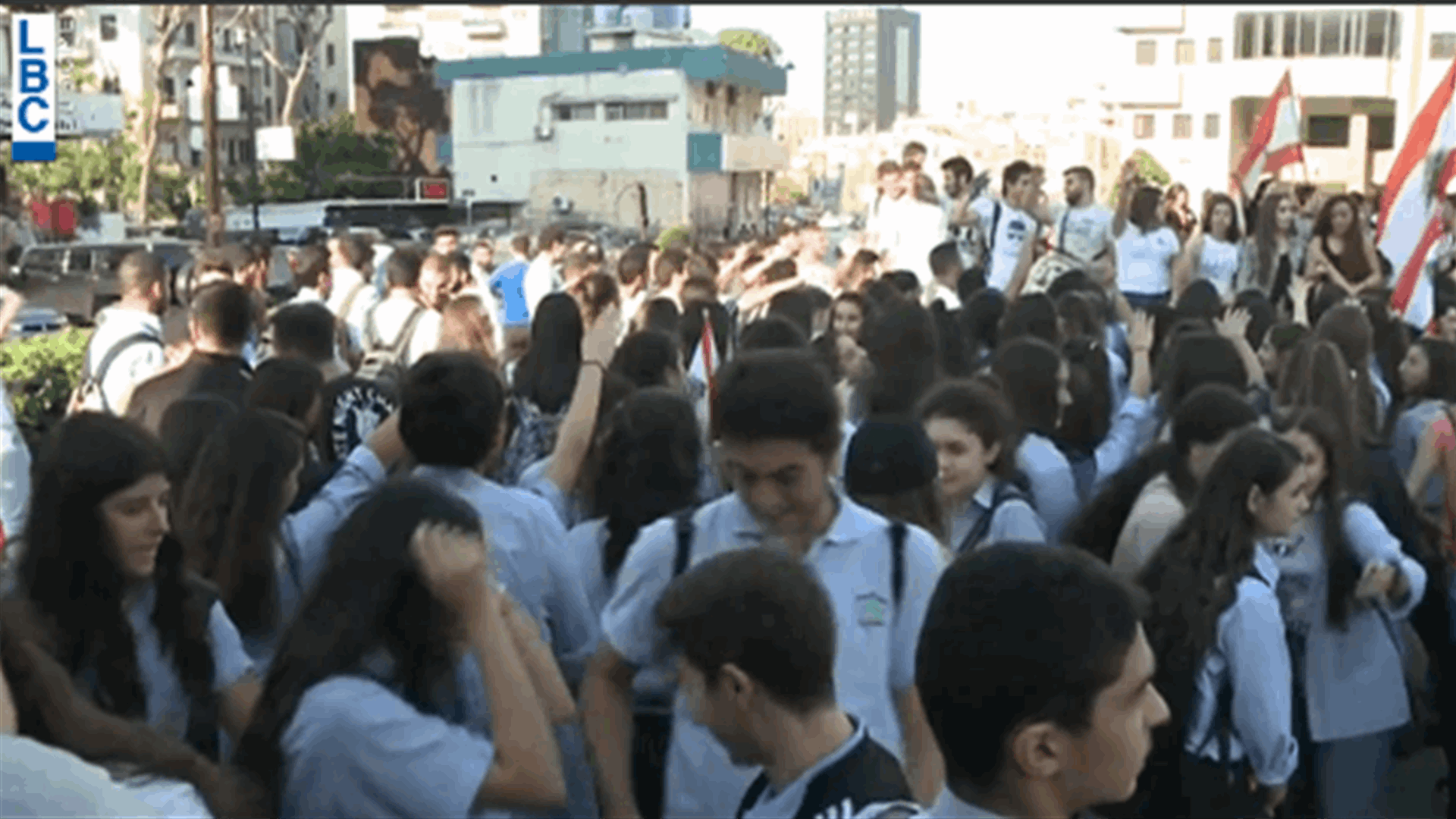 Dozens of students protest in al-Jdeideh square (Video)