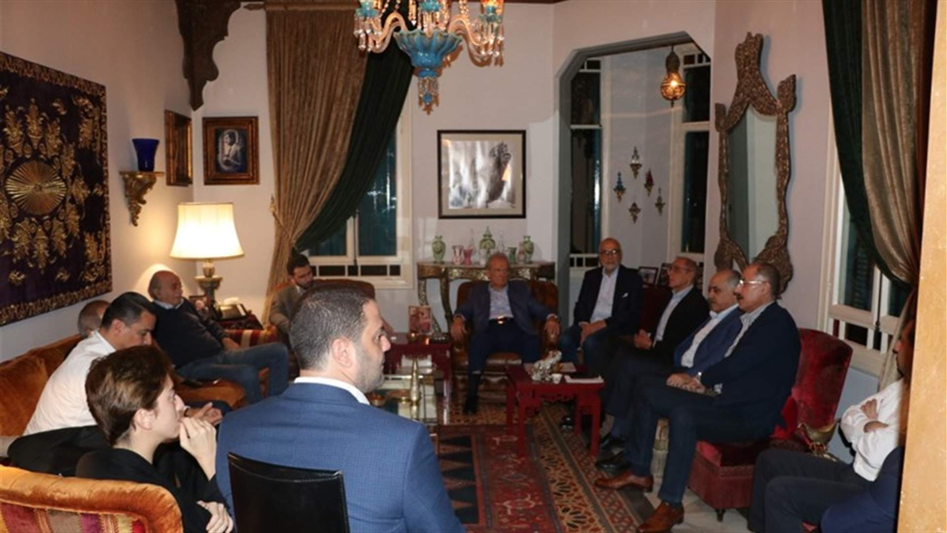 إجتماع "اللقاء الديمقراطي" بمشاركة جنبلاط في كليمنصو