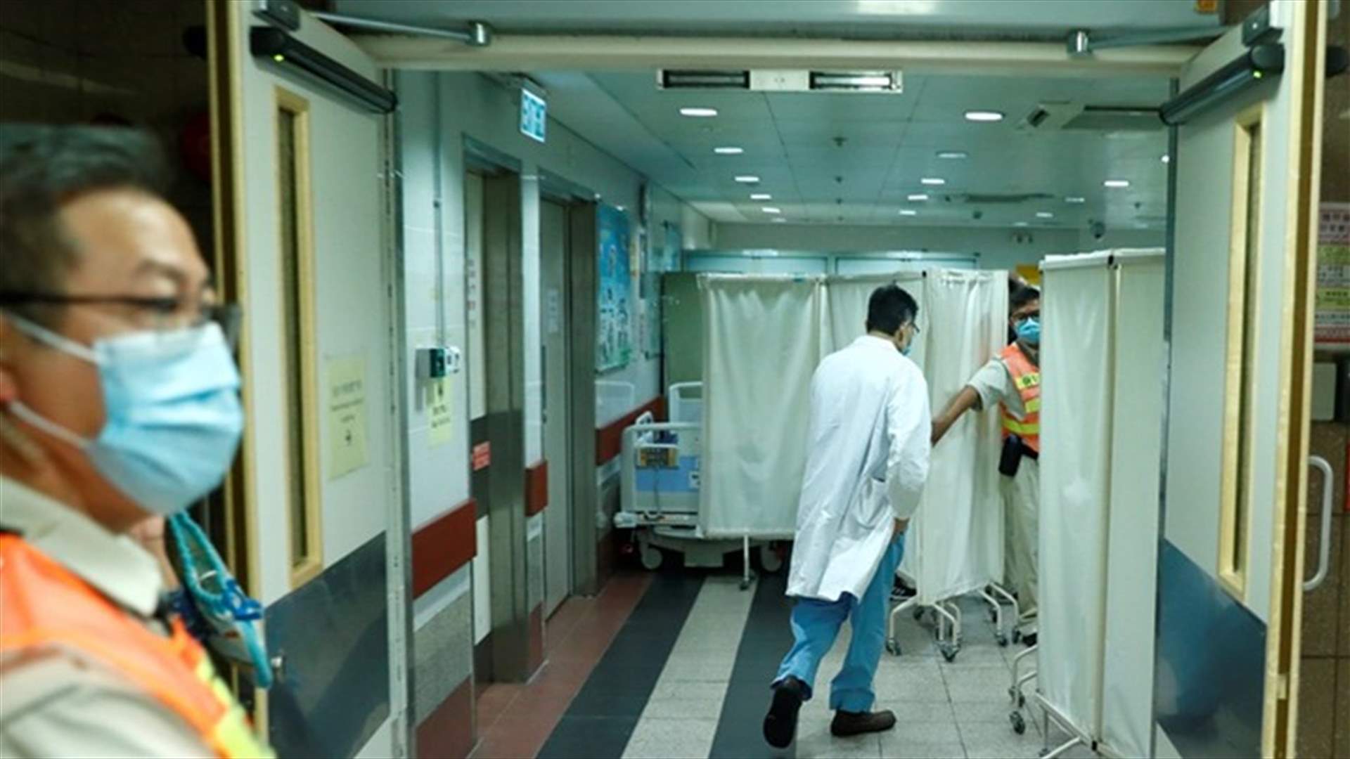 وفاة طالب كان سقط من مبنى خلال اشتباكات بين الشرطة والمتظاهرين في هونغ كونغ