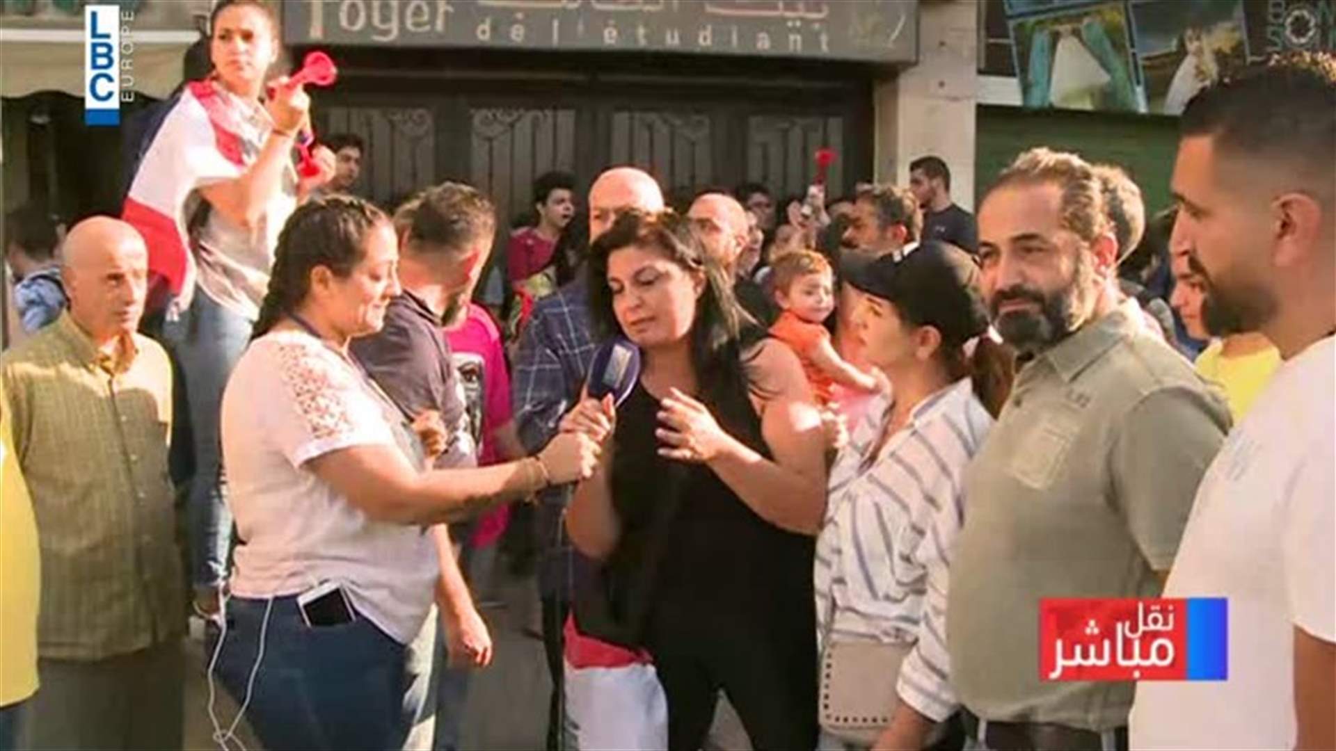 اهالي كسروان يحتجون امام مركز الضمان في جونية... (فيديو)
