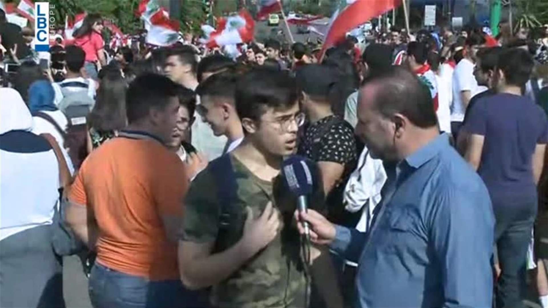 اعتصام التلاميذ أمام وزارة التربية: "نحنا يللي بدنا نحاسب" (فيديو)