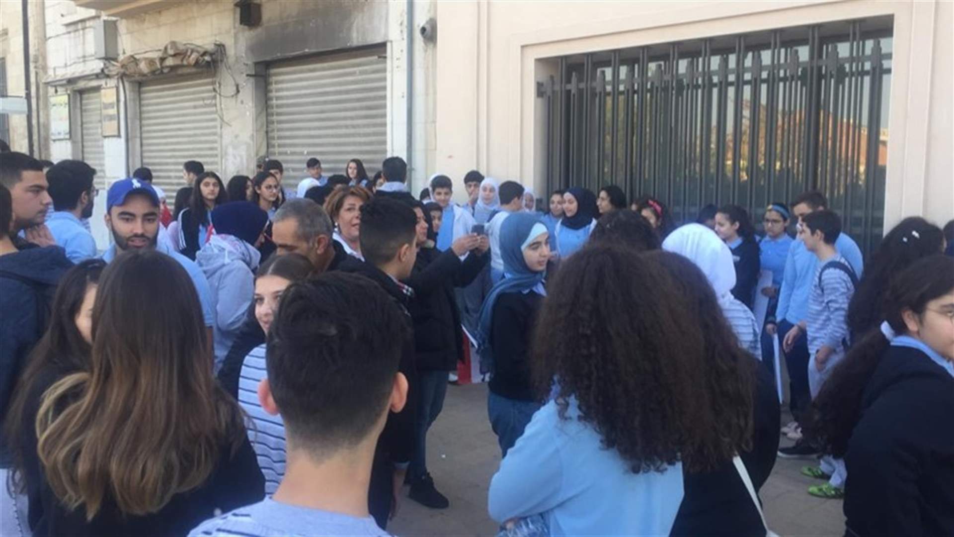 مسيرة طالبية في بعلبك...ووقفات امام عدد من المؤسسات