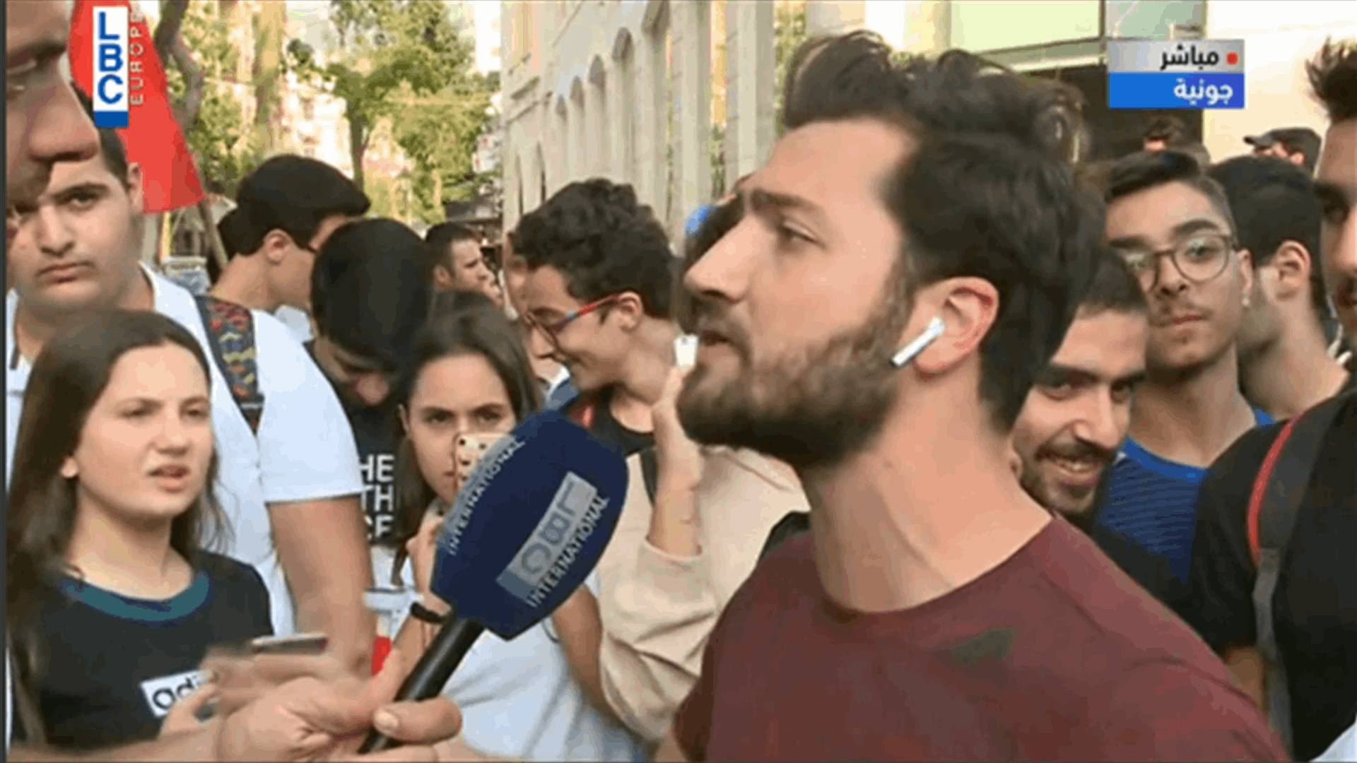 الممثل الياس الزايك من جونيه: &quot;لا للقمع الّذي تمارسه شركتا الخلوي&quot;