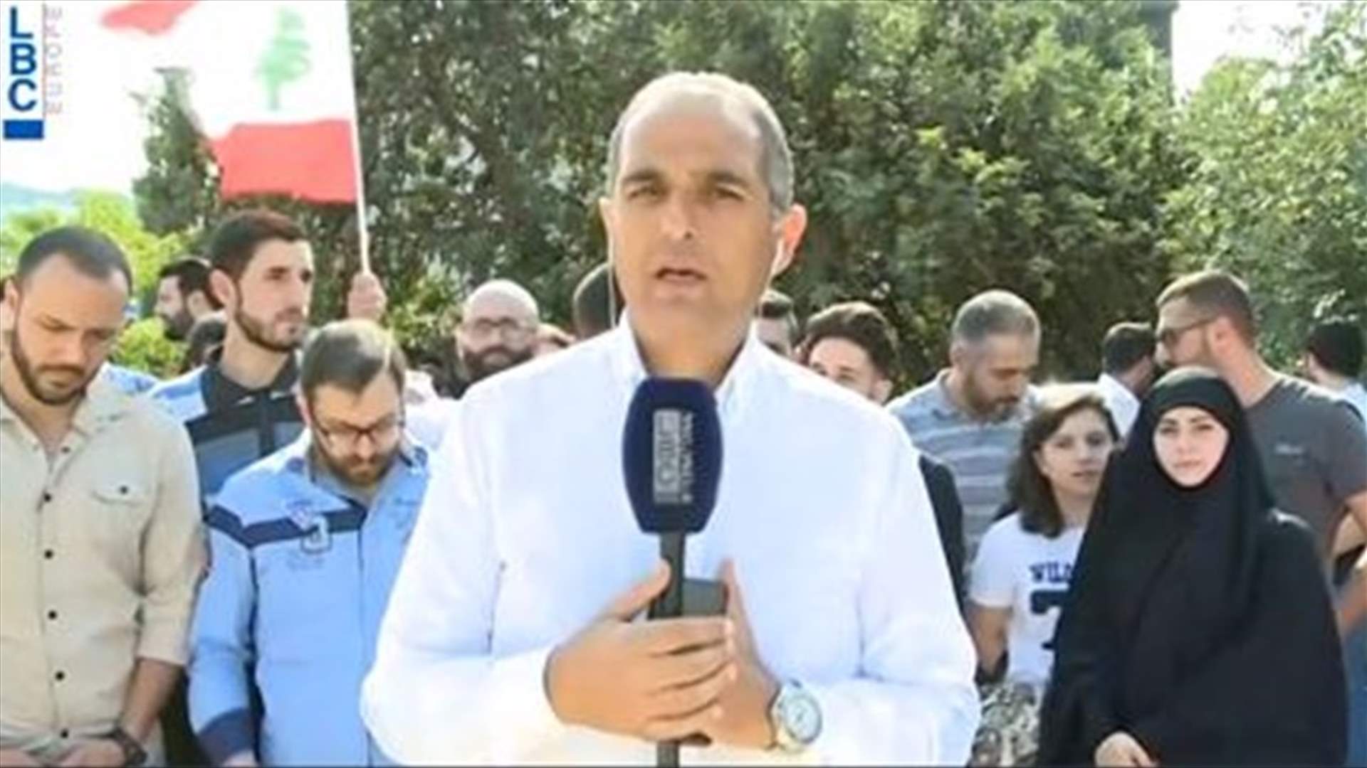 الفائزون في مباريات مجلس الخدمة المدنية على طريق القصر الجمهوري... (فيديو)