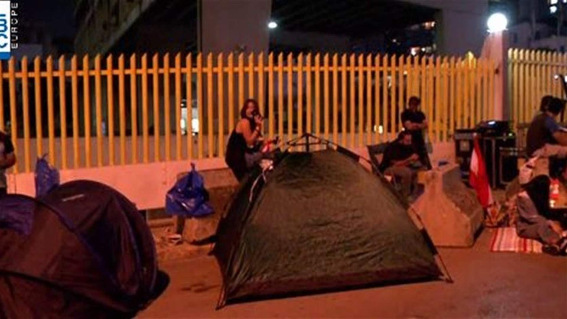 Activists organize movement, set up tents outside EDL in Gemmayze