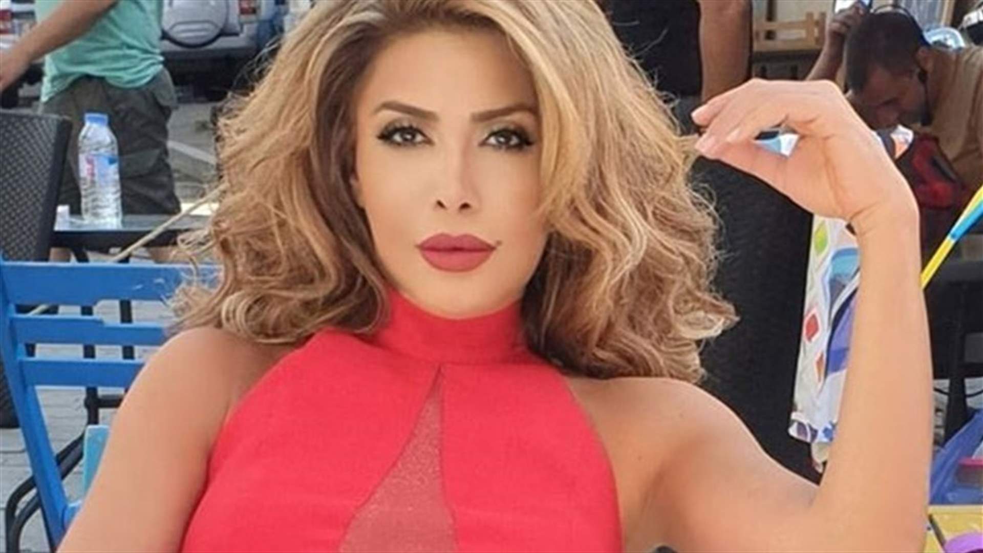 نوال الزغبي تعود إلى أزياء الصيف وتشعل الإنترنت بـ"الشورت" القصير