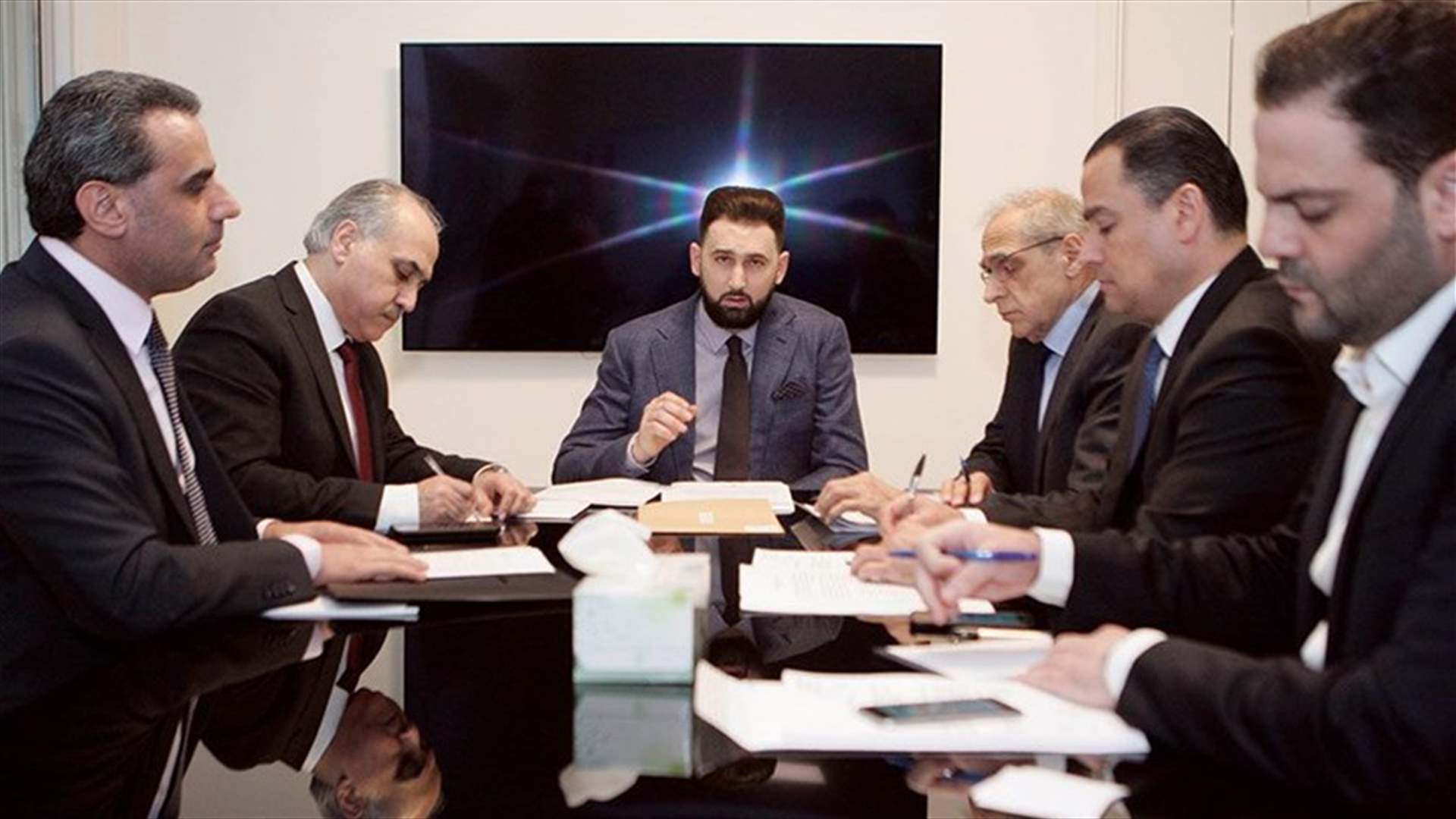 اللقاء الديمقراطي: نستغرب المباحثات الجانبية للتأليف قبل التكليف