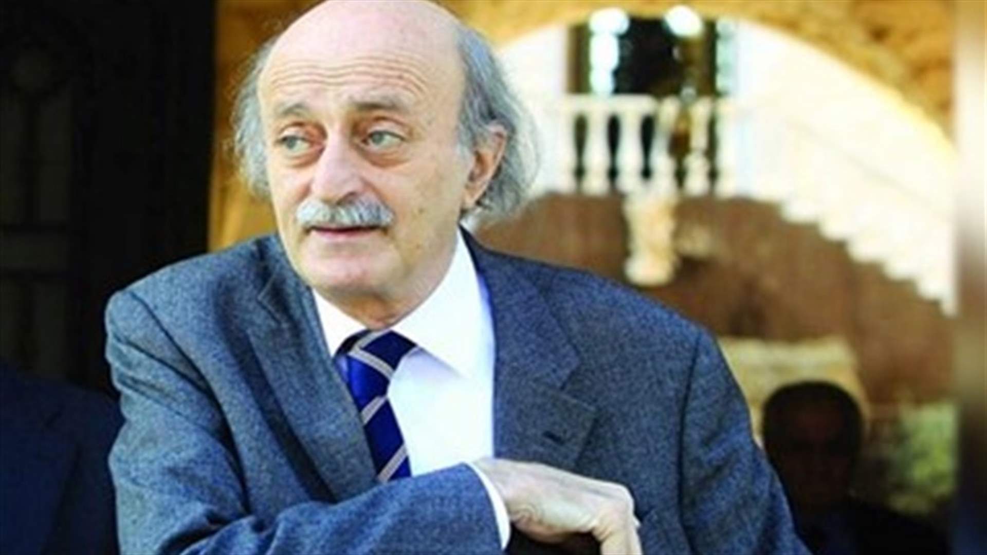 تغريدة جديدة لجنبلاط... ماذا كشف فيها؟