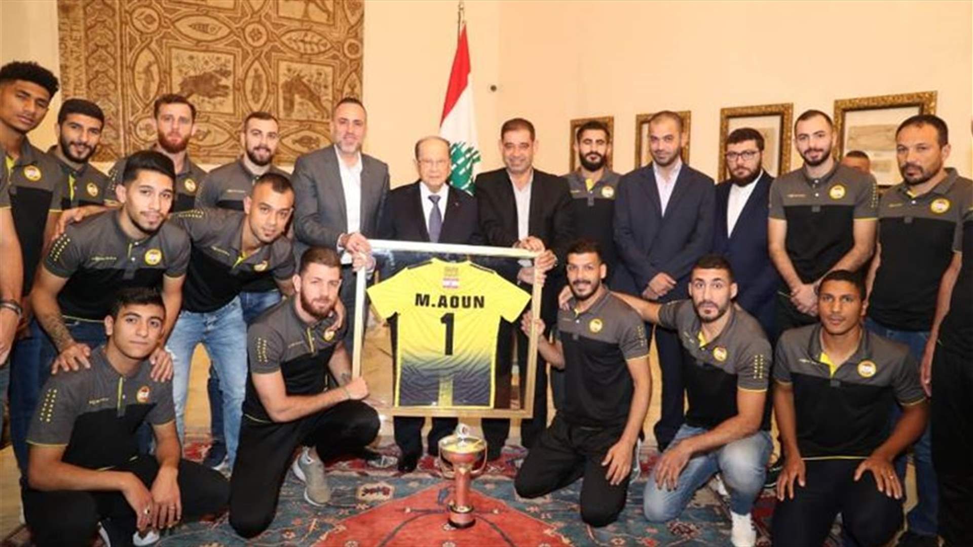 الرئيس عون هنأ نادي العهد بالفوز