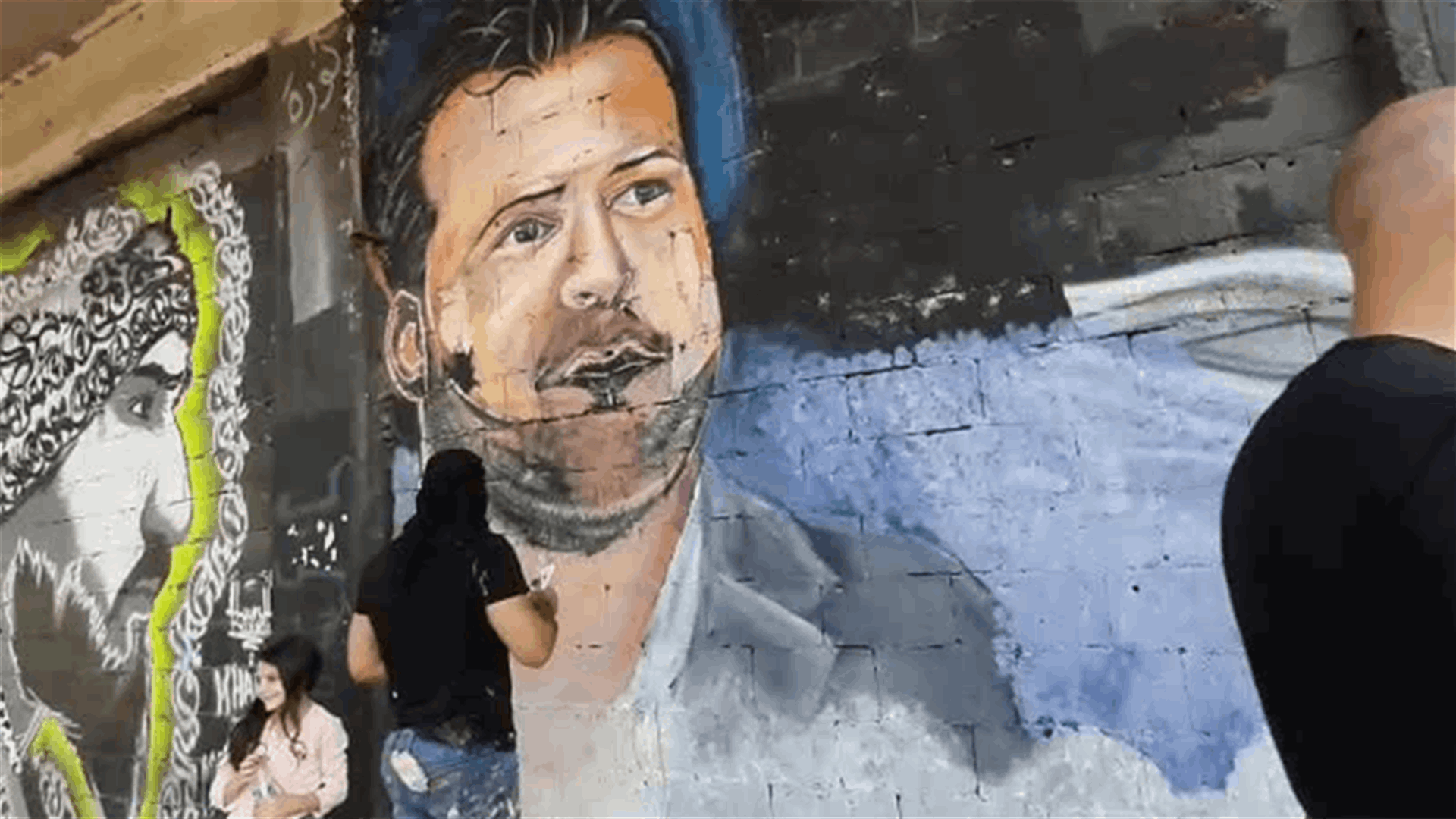 طرابلس تكرّم الشهيد علاء ابو فخر برسم على جدران ساحة النور (فيديو)