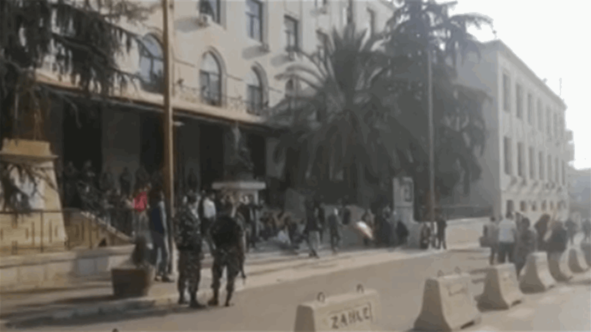 Students close public institutions in Zahle-[VIDEO]