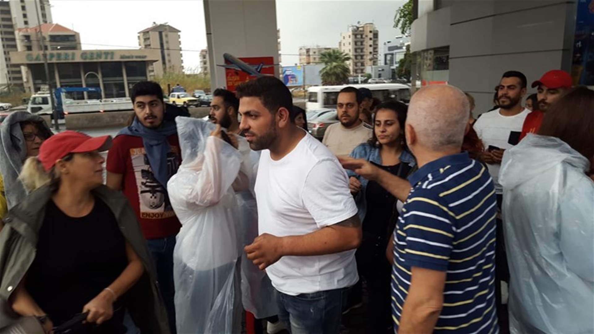 إطلاق الموقوفين في ثكنة صربا