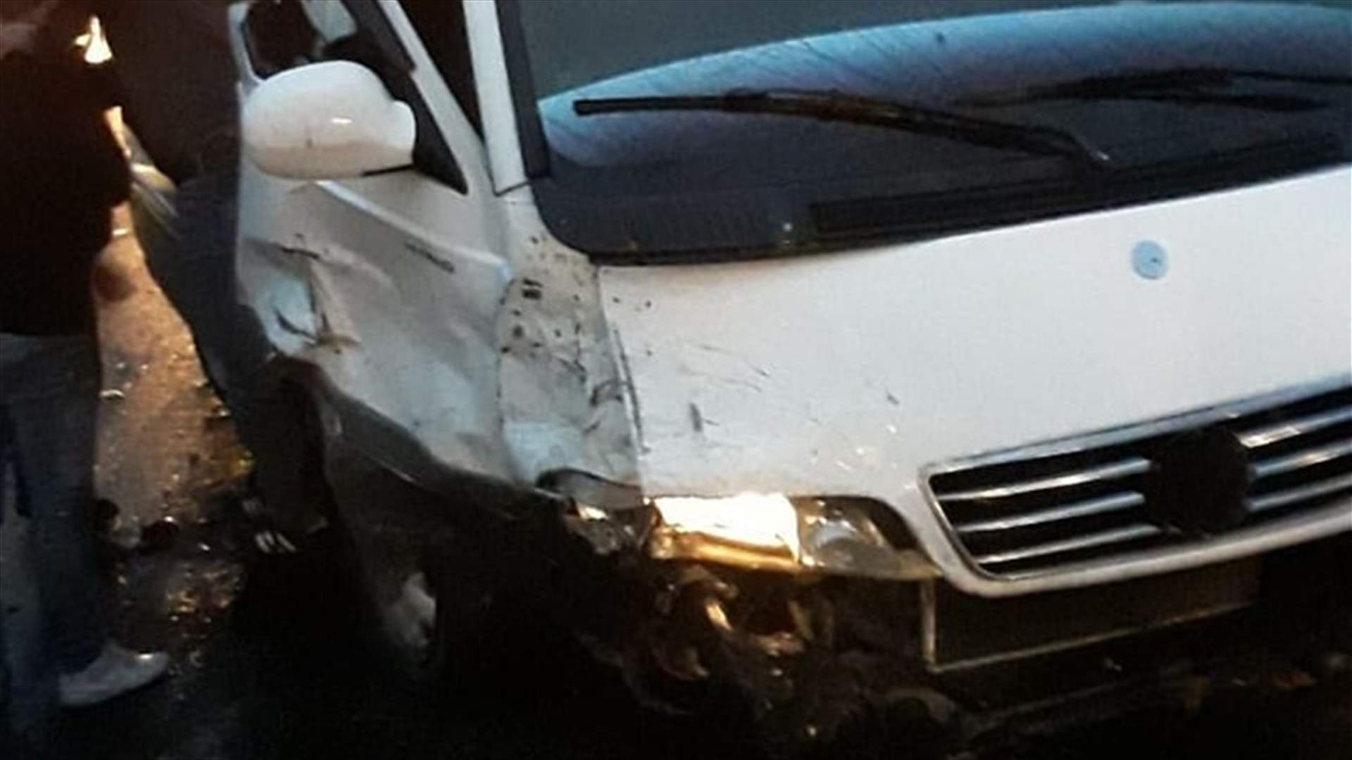 4 جرحى في حادث سير على أتوستراد الفرزل زحلة