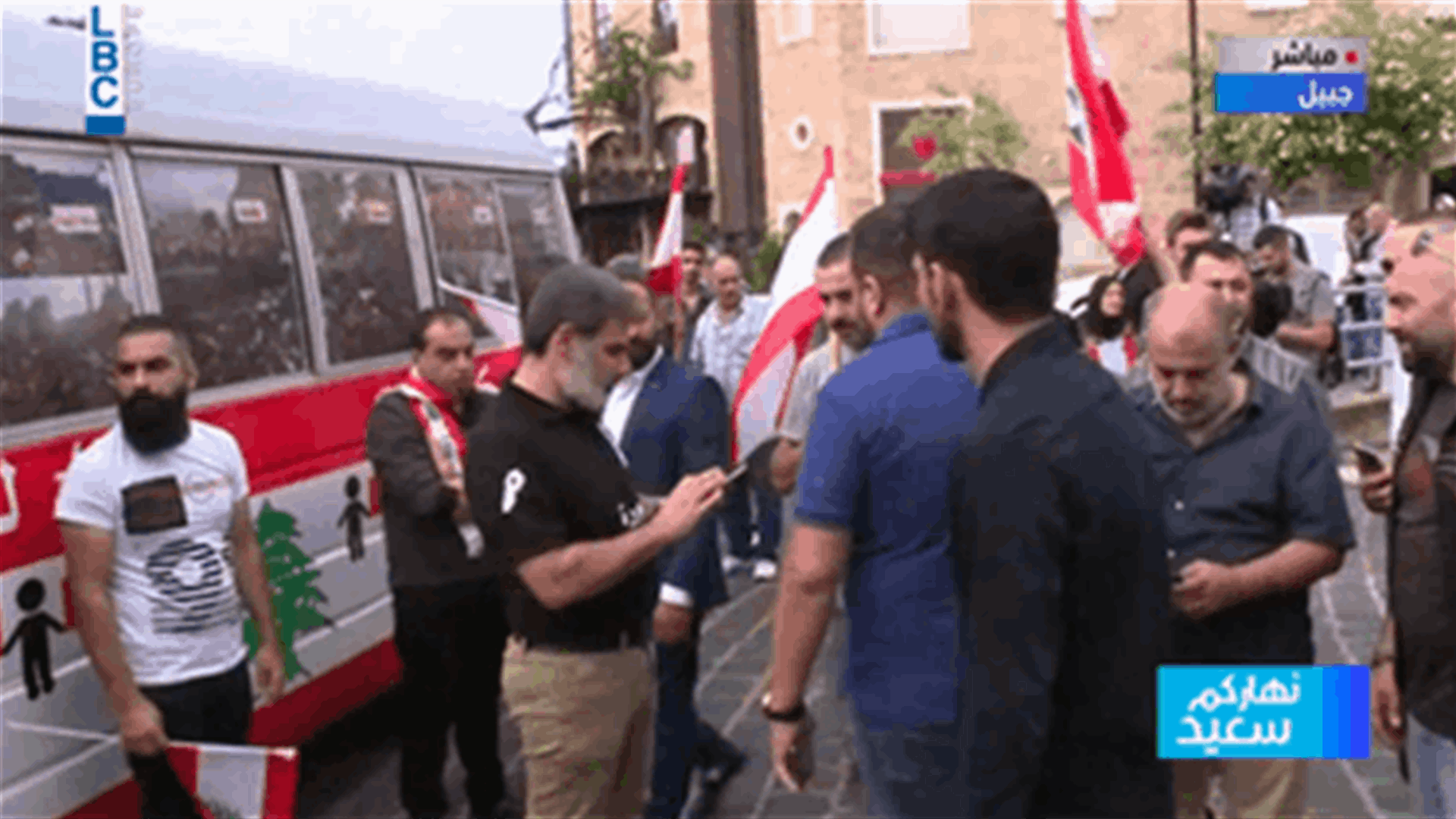 “Bus of revolution” tours Lebanese regions-[VIDEOS]