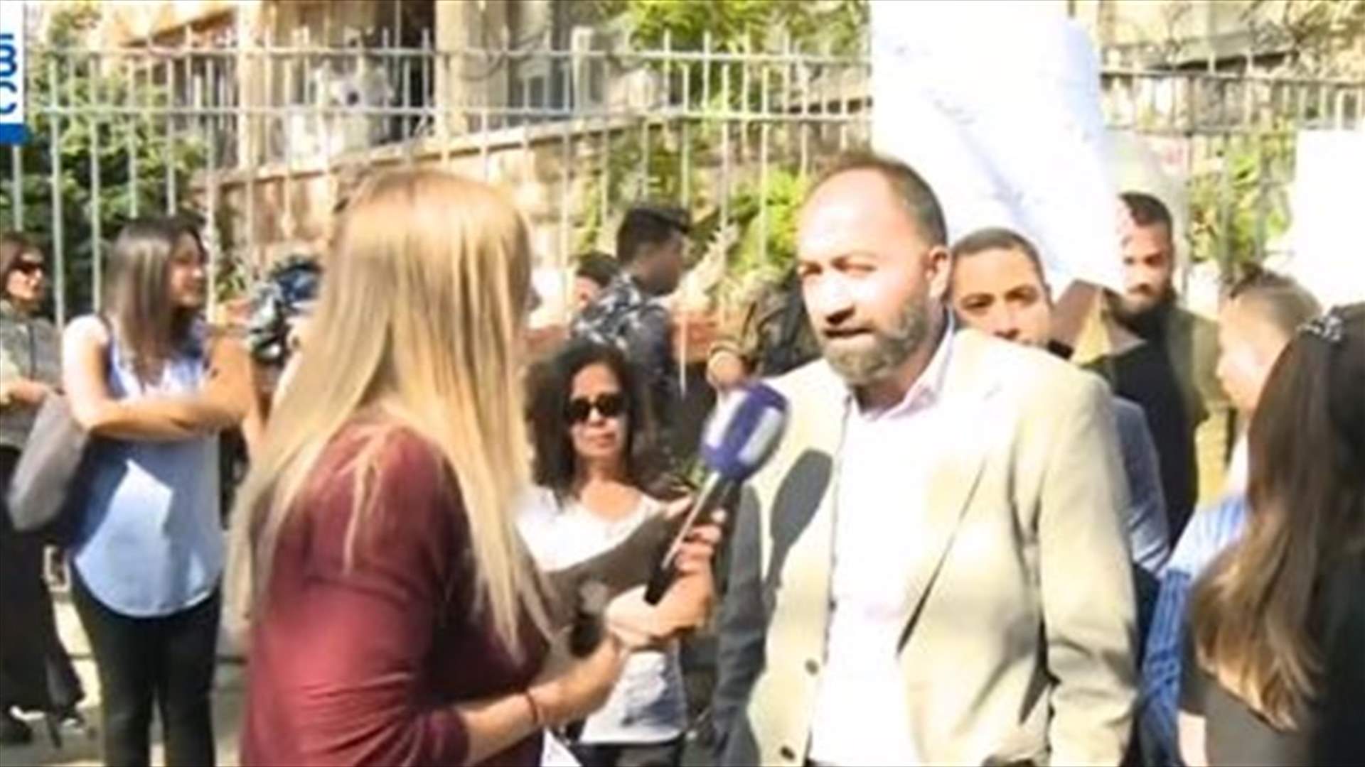 ملف الموقوفين بعد حرق استراحة صور تابع... وقفة احتجاجية امام قصر عدل بيروت