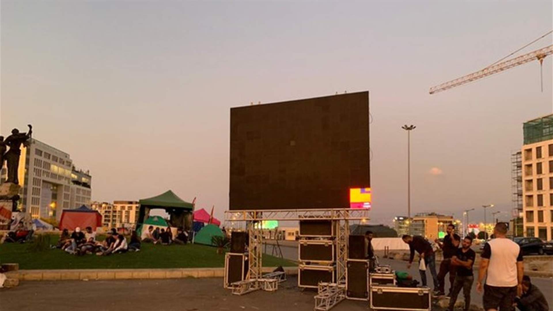 بيروت تتحضر لمشاهدة مباراة لبنان وكوريا الشمالية على شاشات كبيرة (فيديو)