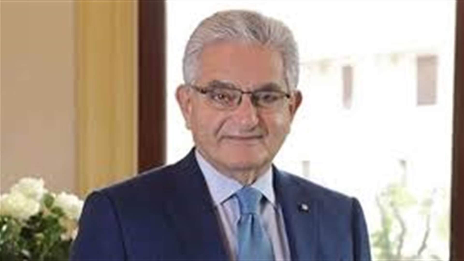 Banks erect financial "fence" as crisis sweeps Lebanon - association head