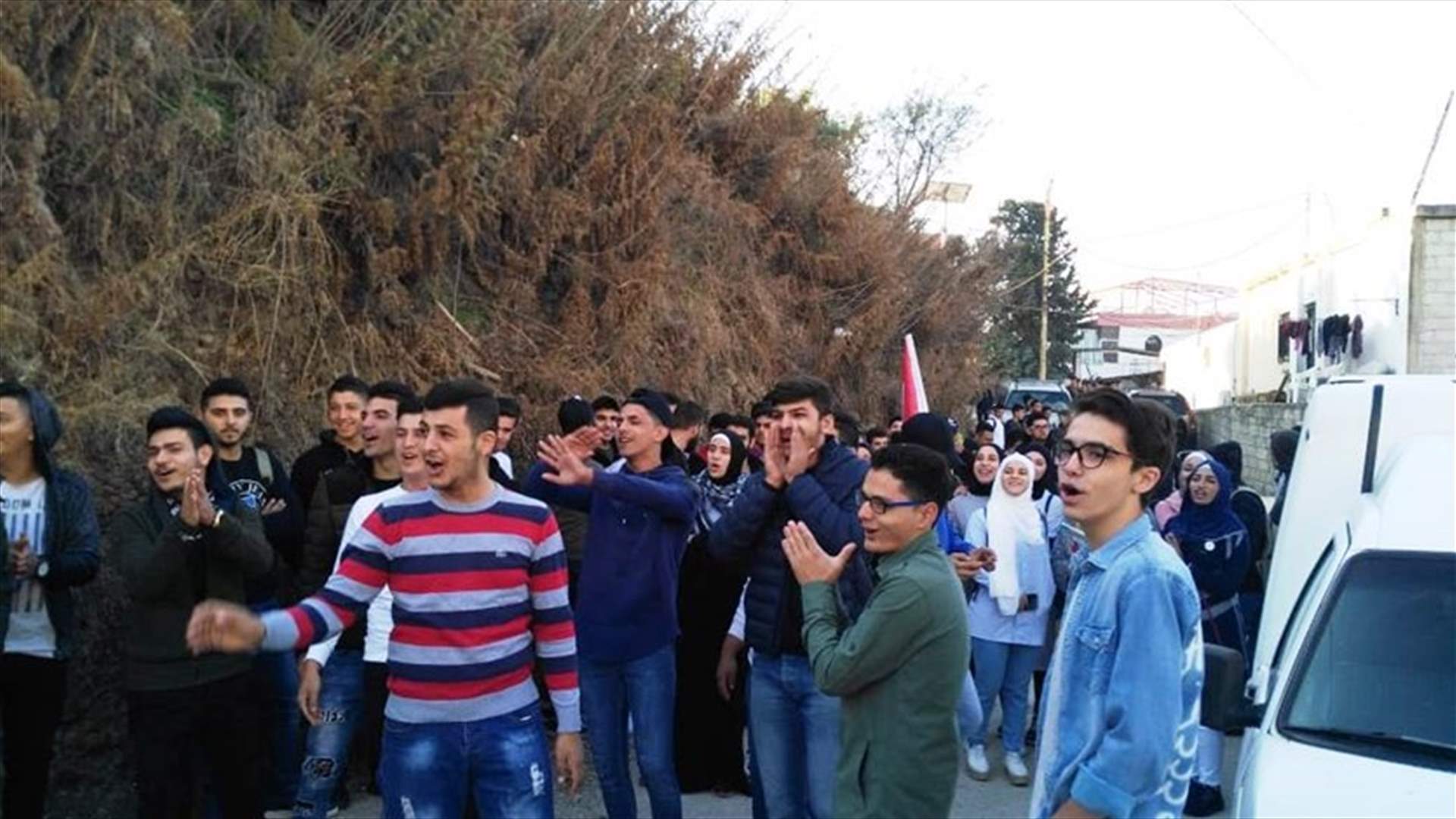 إعتصام لطلاب معهد حلبا المهني وعدد من طلاب المدارس