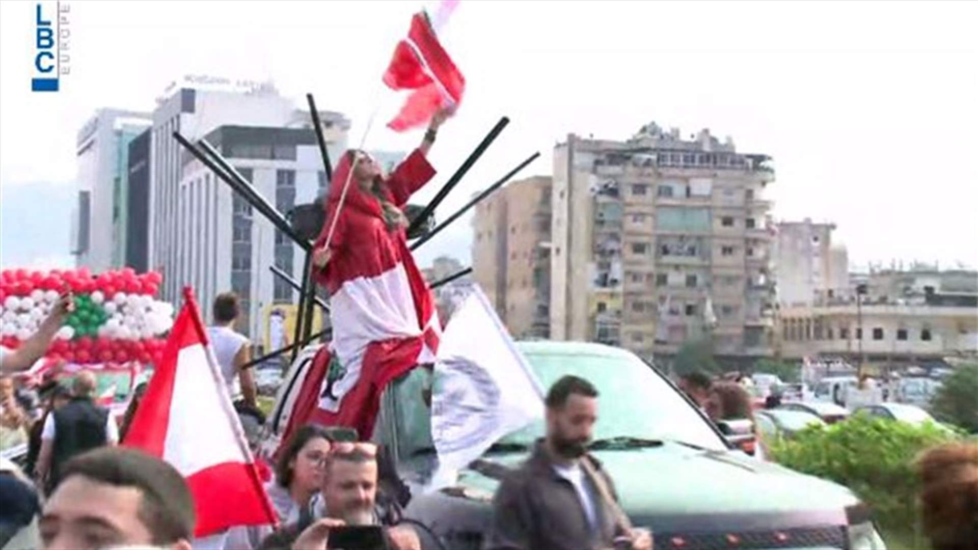 مسيرات نحو ساحة الشهداء... (صور)