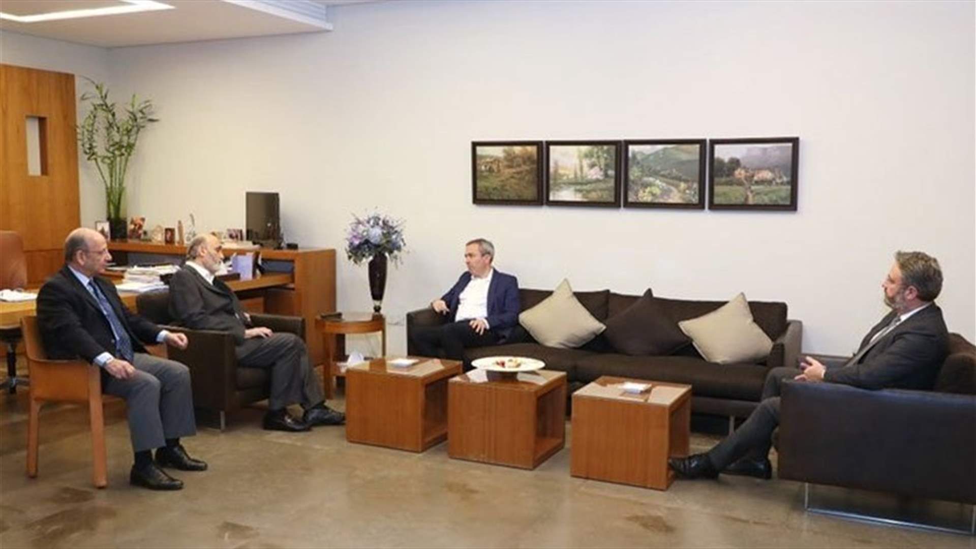 Geagea meets with British ambassador Rampling