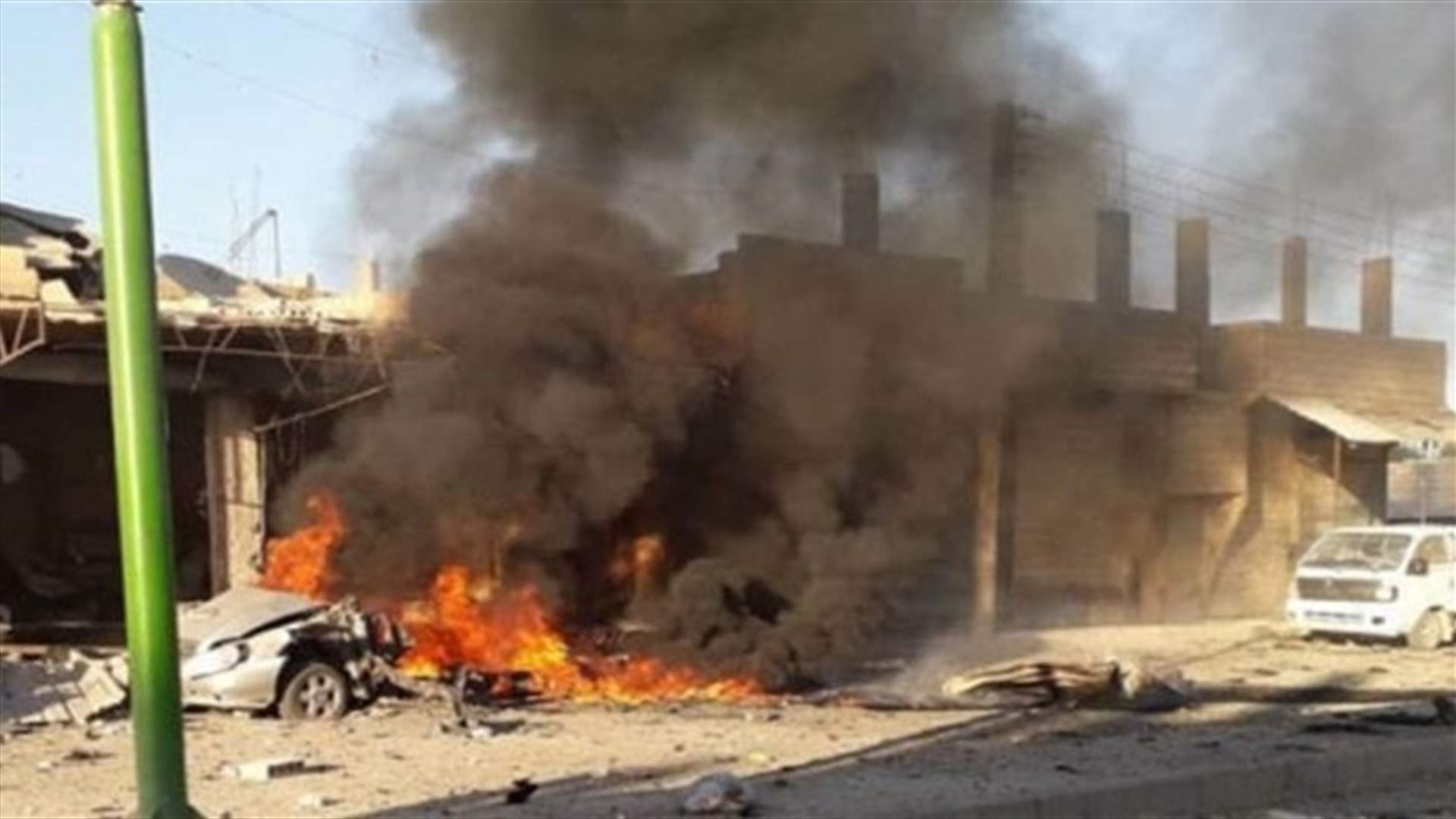 Car bomb kills at least 10 people near Syria&#39;s border with Turkey