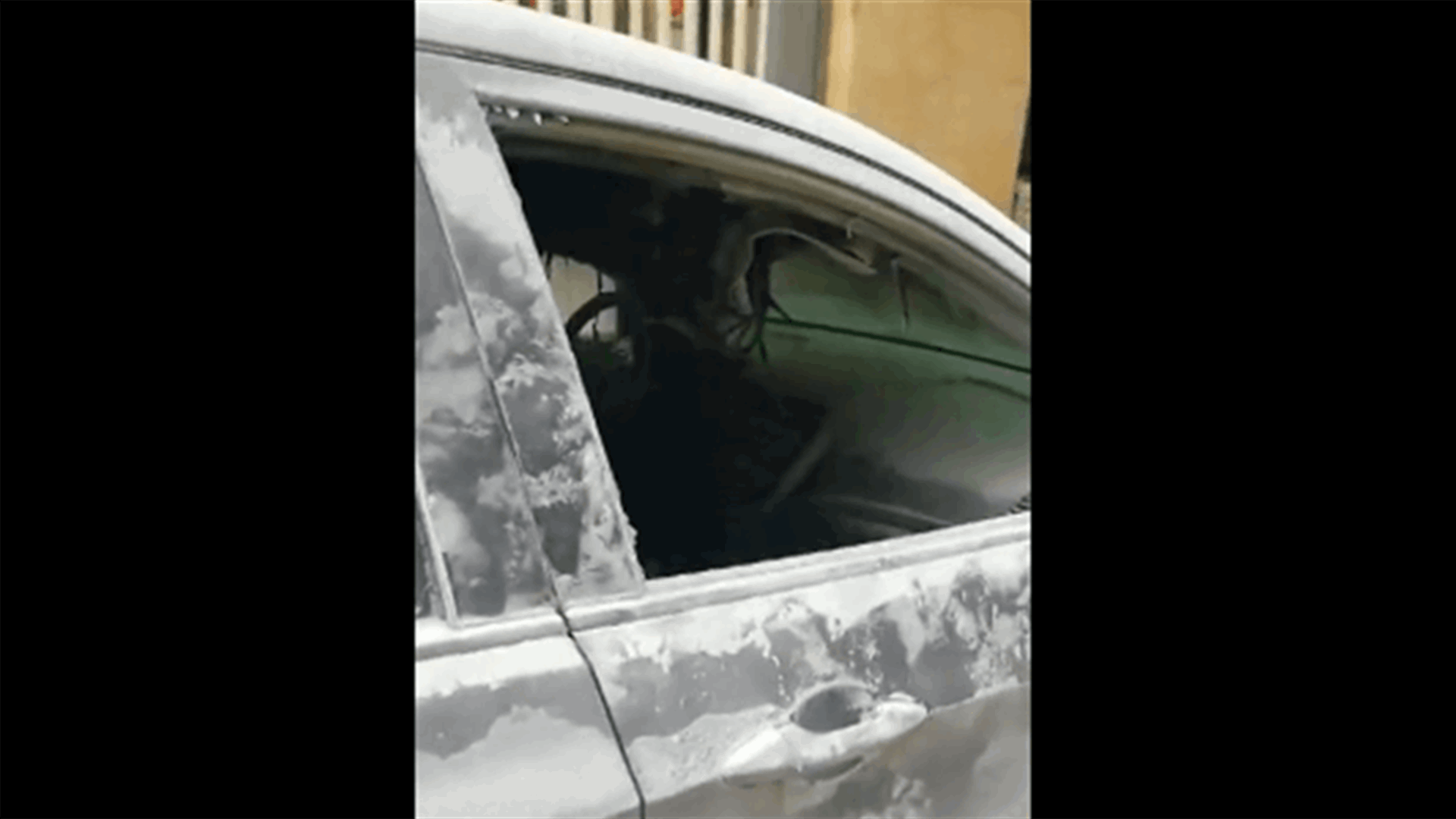 Vehicles destroyed, set on fire in Mono Street (Video)