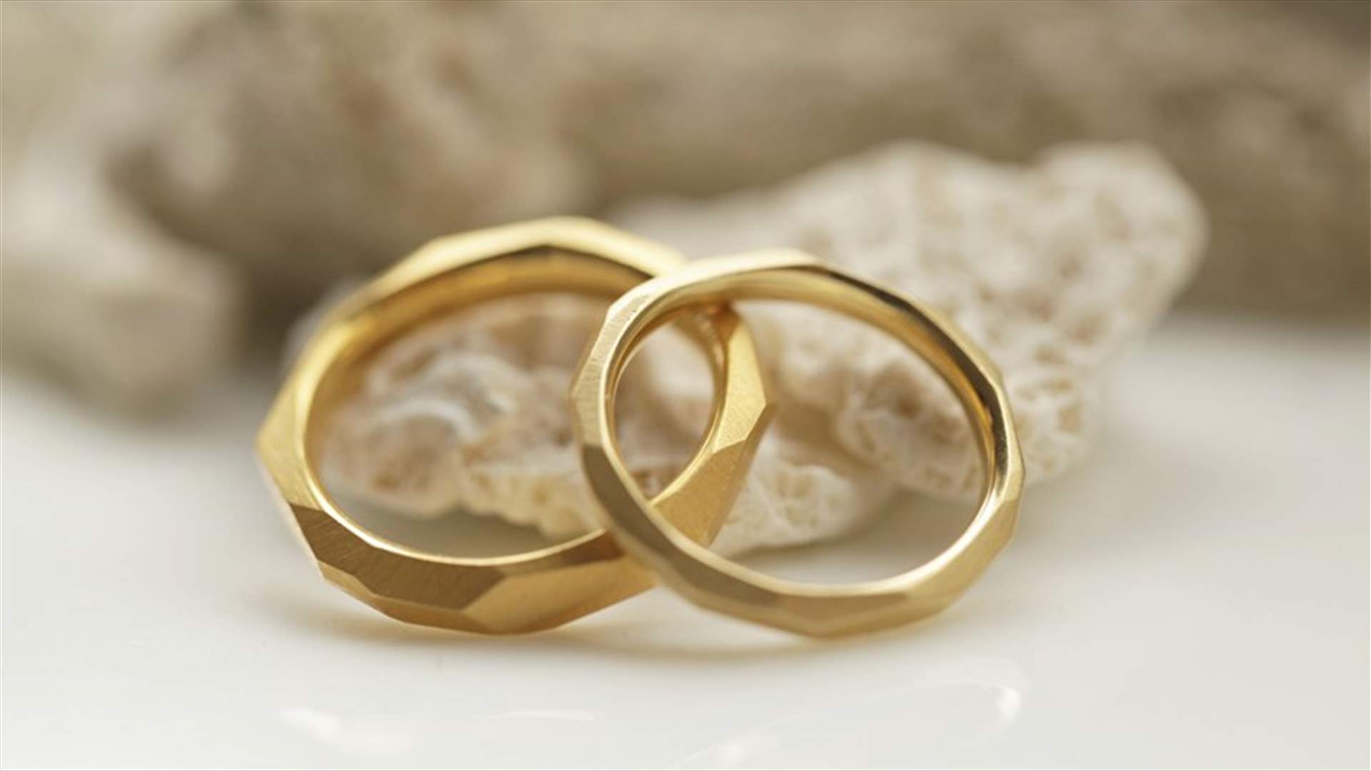 بريطانية أجّلت زواجها 18 عاماً لتخسر وزنها (صورة)