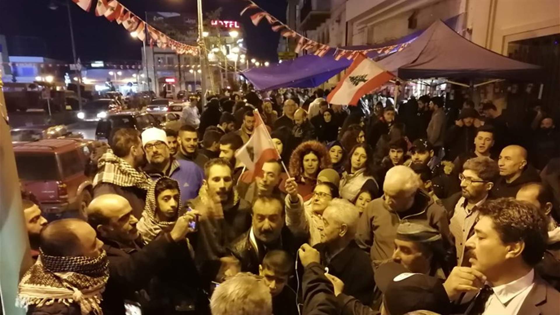 استئناف الوقفة الاحتجاجية لحراك بعلبك في ساحة المطران